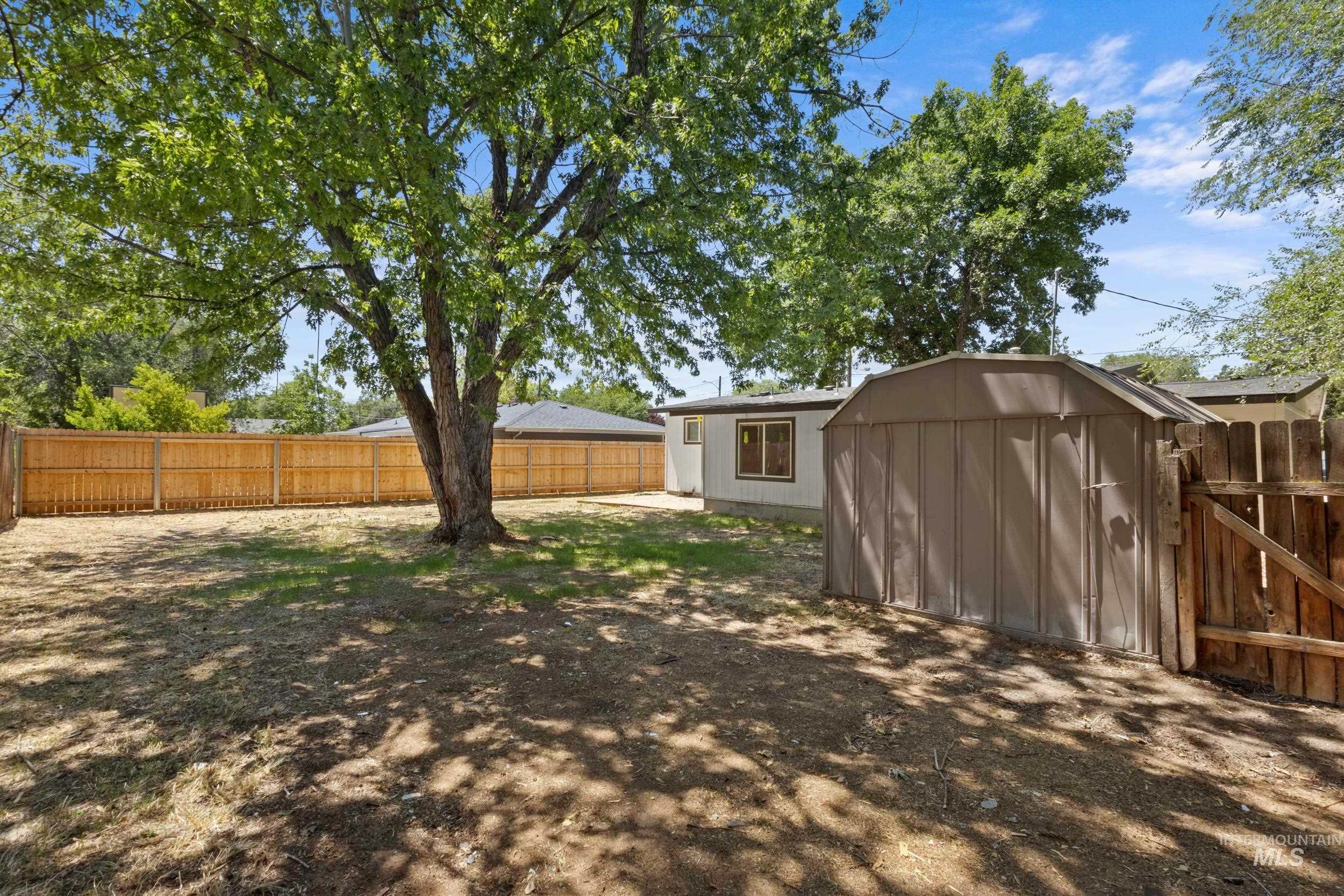 1324 Bonneville St, Nampa, Idaho 83651, 3 Bedrooms, 2 Bathrooms, Residential For Sale, Price $350,000,MLS 98993553