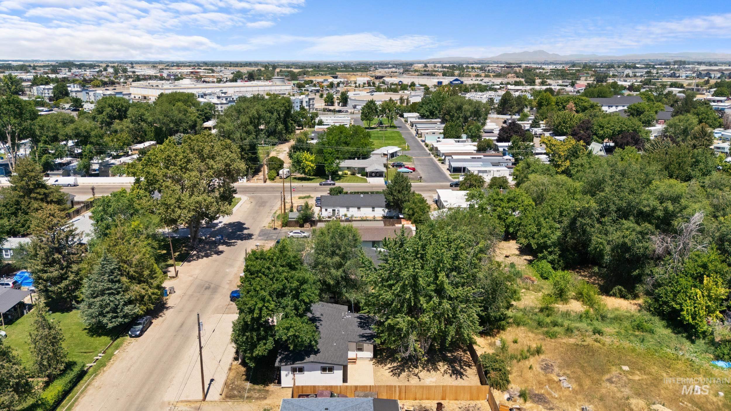 1324 Bonneville St, Nampa, Idaho 83651, 3 Bedrooms, 2 Bathrooms, Residential For Sale, Price $350,000,MLS 98993553