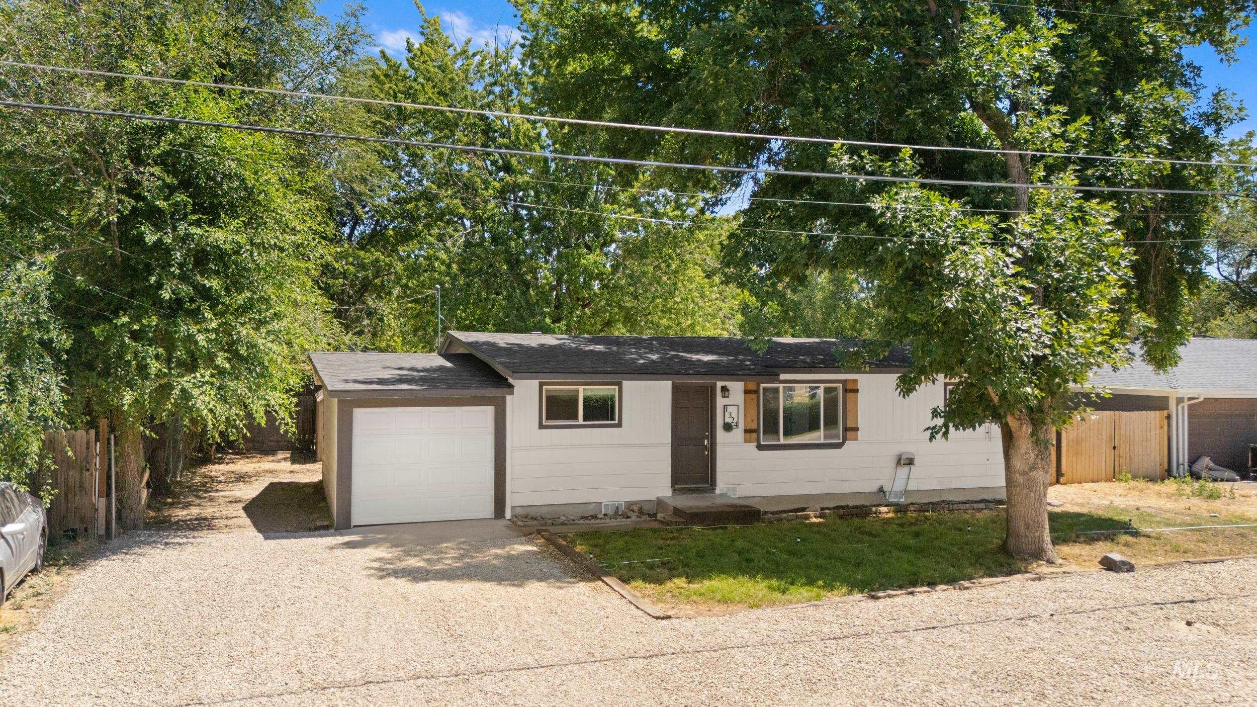 1324 Bonneville St, Nampa, Idaho 83651, 3 Bedrooms, 2 Bathrooms, Residential For Sale, Price $350,000,MLS 98993553