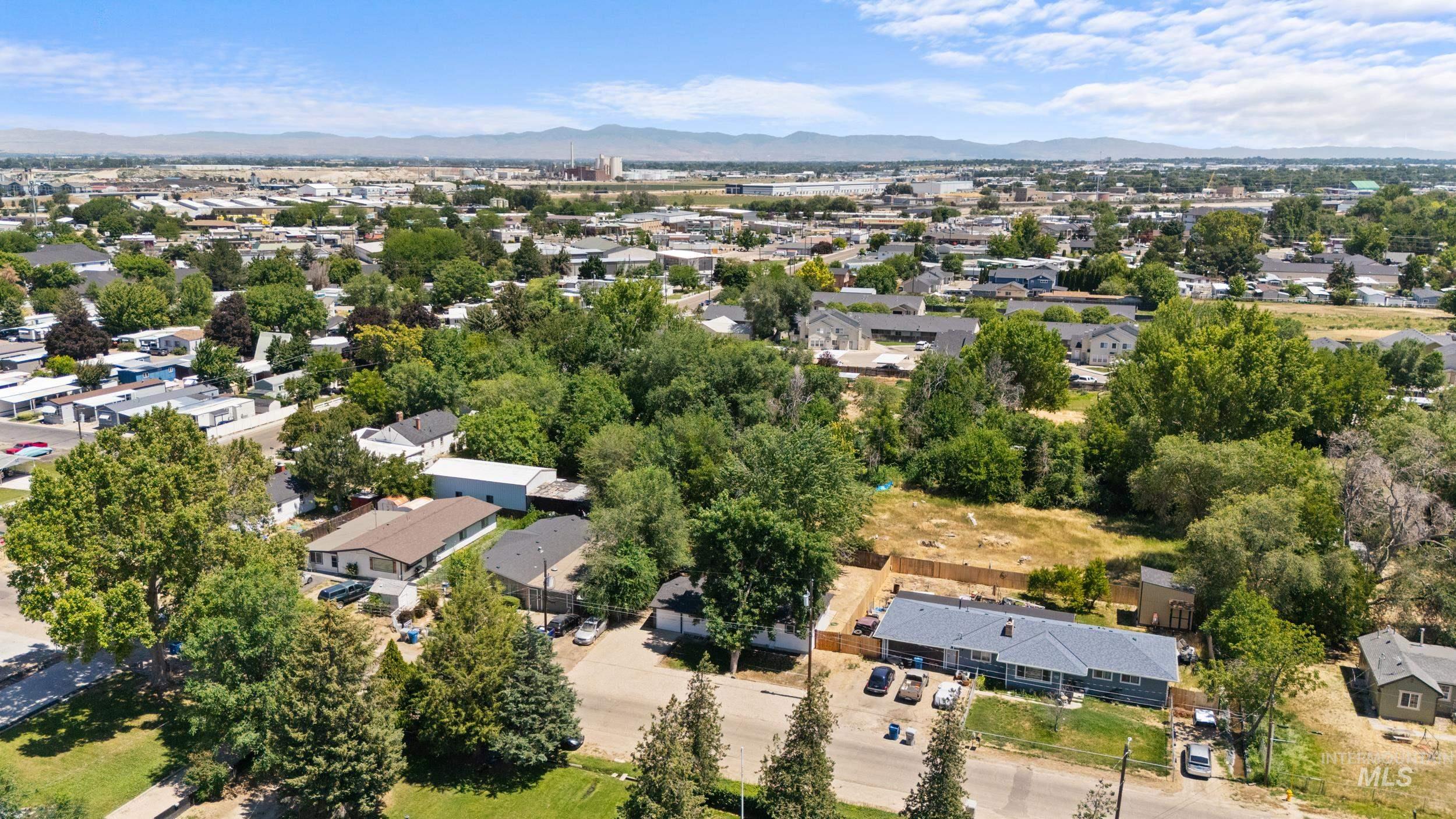 1324 Bonneville St, Nampa, Idaho 83651, 3 Bedrooms, 2 Bathrooms, Residential For Sale, Price $350,000,MLS 98993553