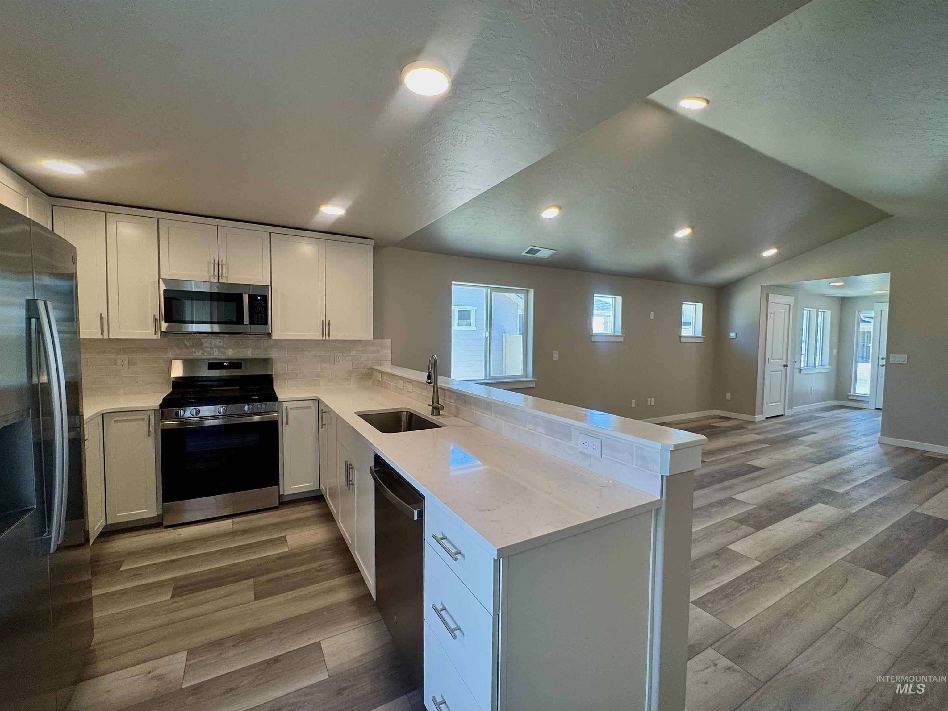 TBD SW Mendenhall St, Mountain Home, Idaho 83647, 2 Bedrooms, 2 Bathrooms, Residential For Sale, Price $307,990,MLS 98993555