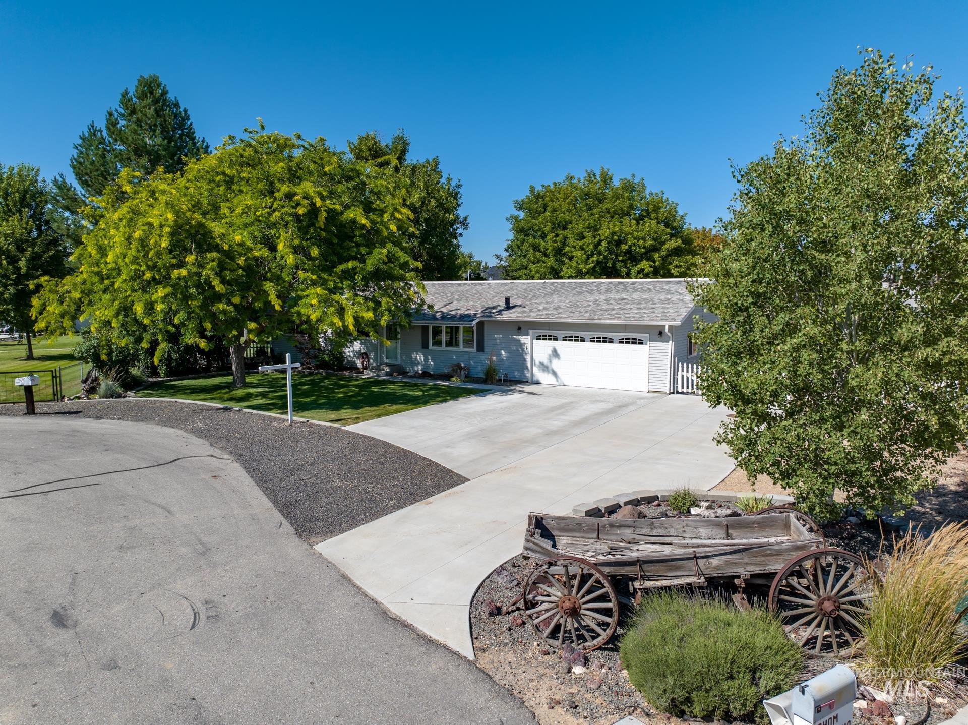 4230 N Patriot Cir, Meridian, Idaho 83646, 3 Bedrooms, 2 Bathrooms, Residential For Sale, Price $859,000, 98993556