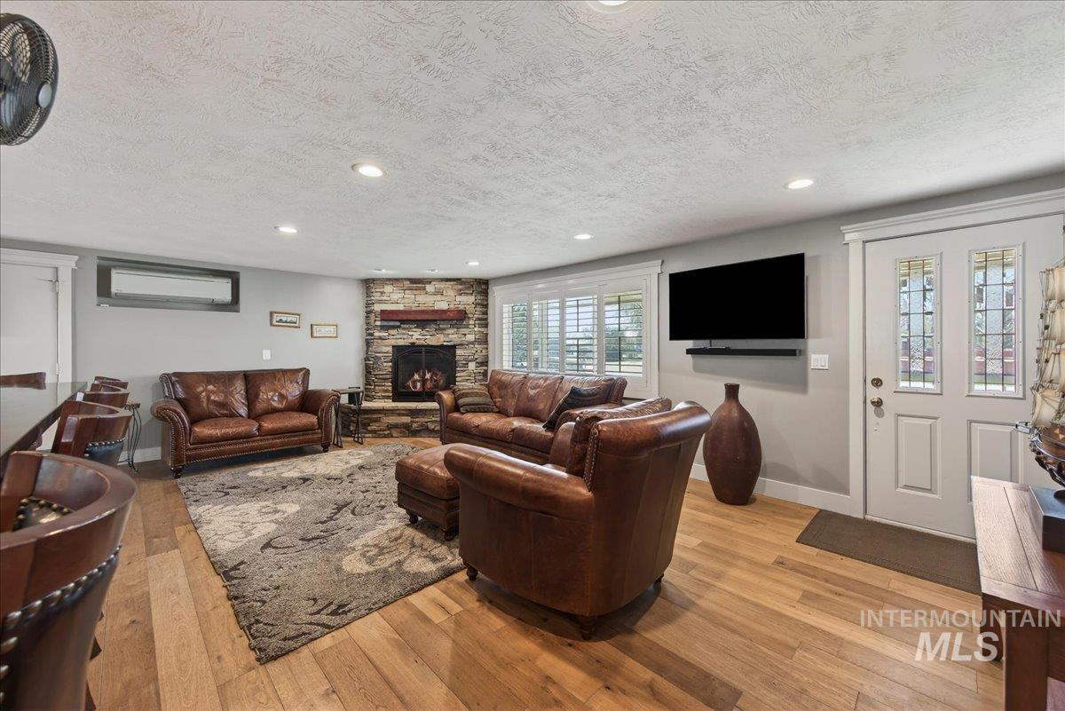 4230 N Patriot Cir, Meridian, Idaho 83646, 3 Bedrooms, 2 Bathrooms, Residential For Sale, Price $859,000,MLS 98993556
