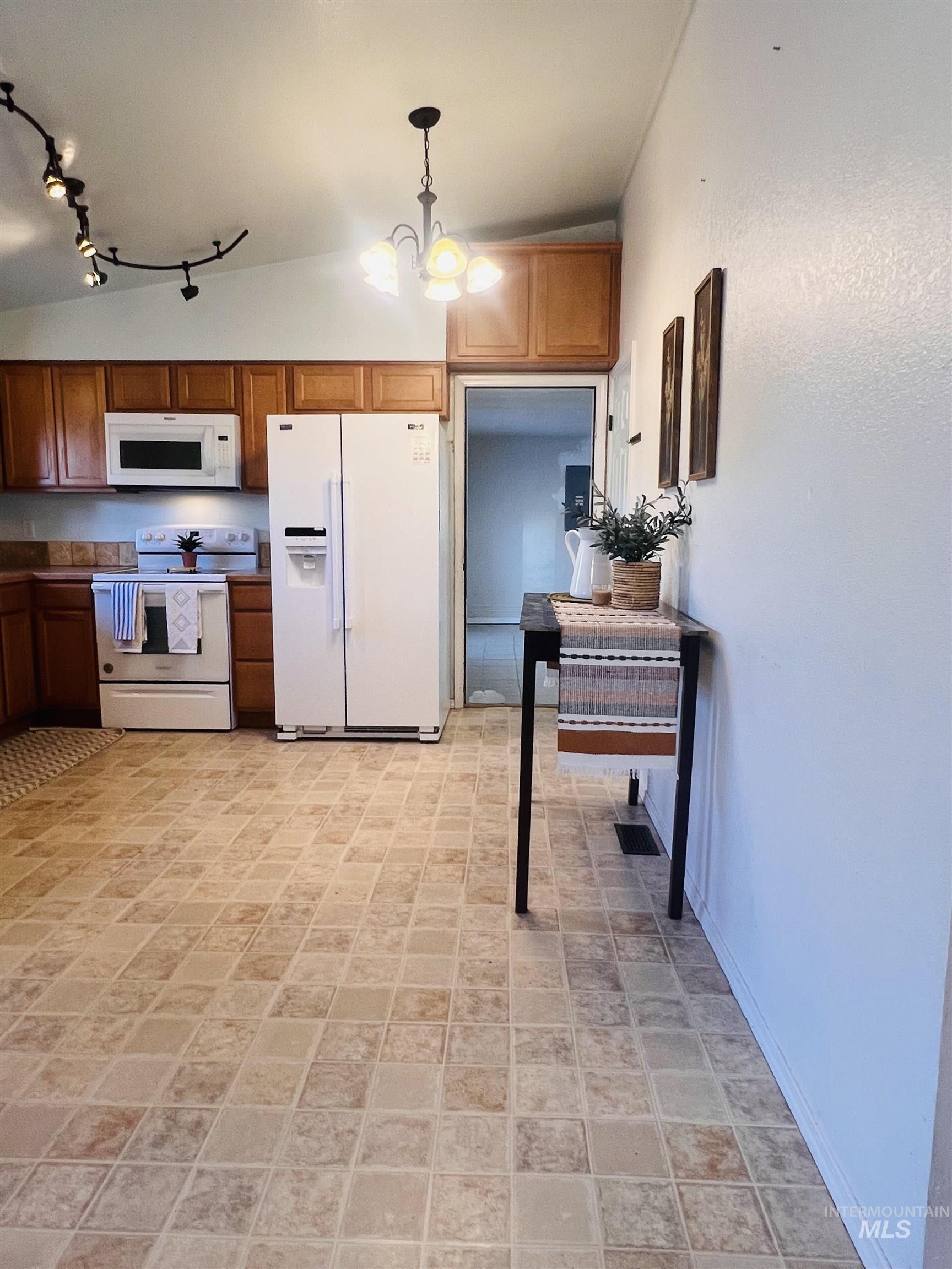 8763 W Austin St., Garden City, Idaho 83714, 3 Bedrooms, 1 Bathroom, Residential For Sale, Price $449,900, 98993559