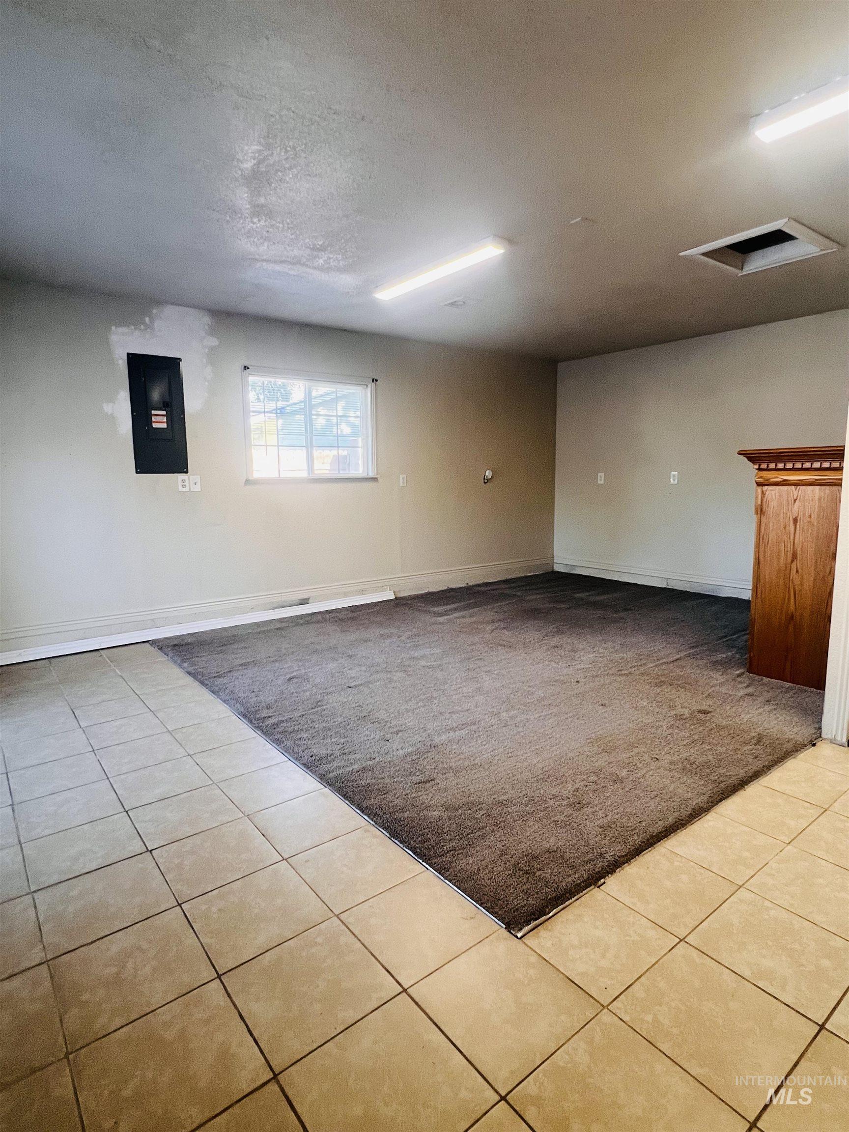 8763 W Austin St., Garden City, Idaho 83714, 3 Bedrooms, 1 Bathroom, Residential For Sale, Price $449,900, 98993559