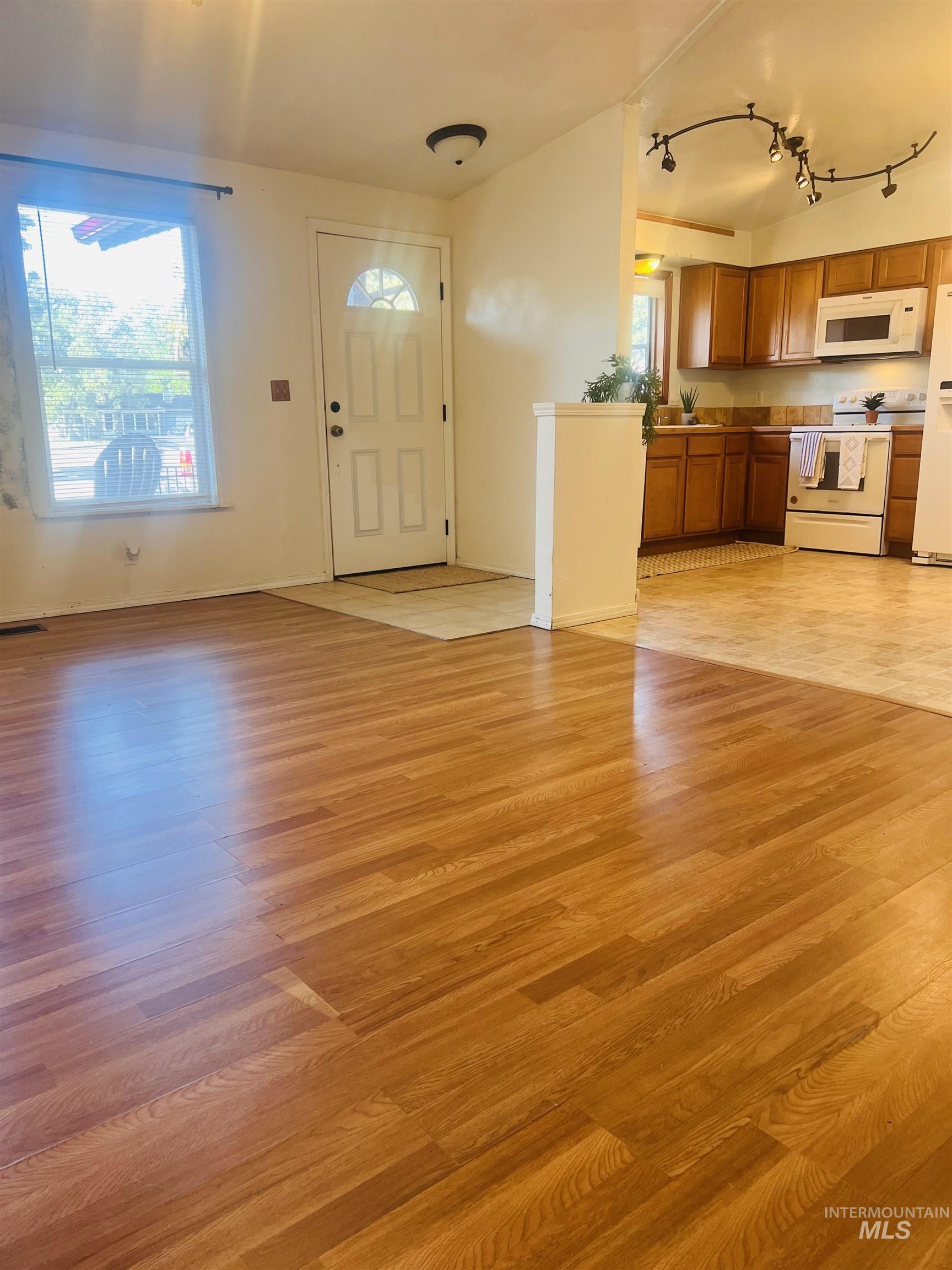 8763 W Austin St., Garden City, Idaho 83714, 3 Bedrooms, 1 Bathroom, Residential For Sale, Price $449,900, 98993559