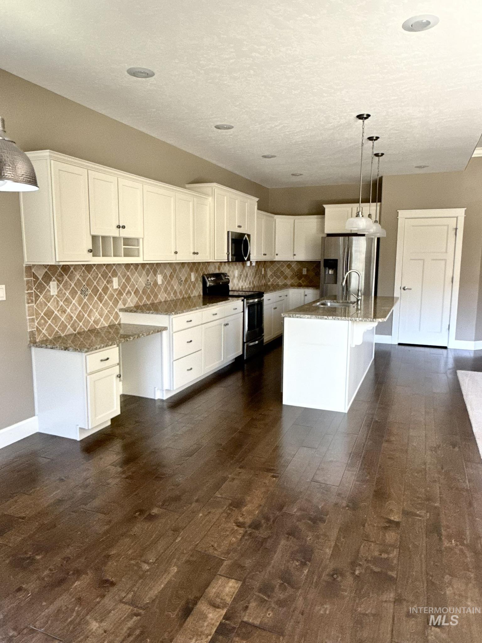 1106 S Spring Valley Dr, Nampa, Idaho 83686, 3 Bedrooms, 2 Bathrooms, Residential For Sale, Price $515,000, 98993560