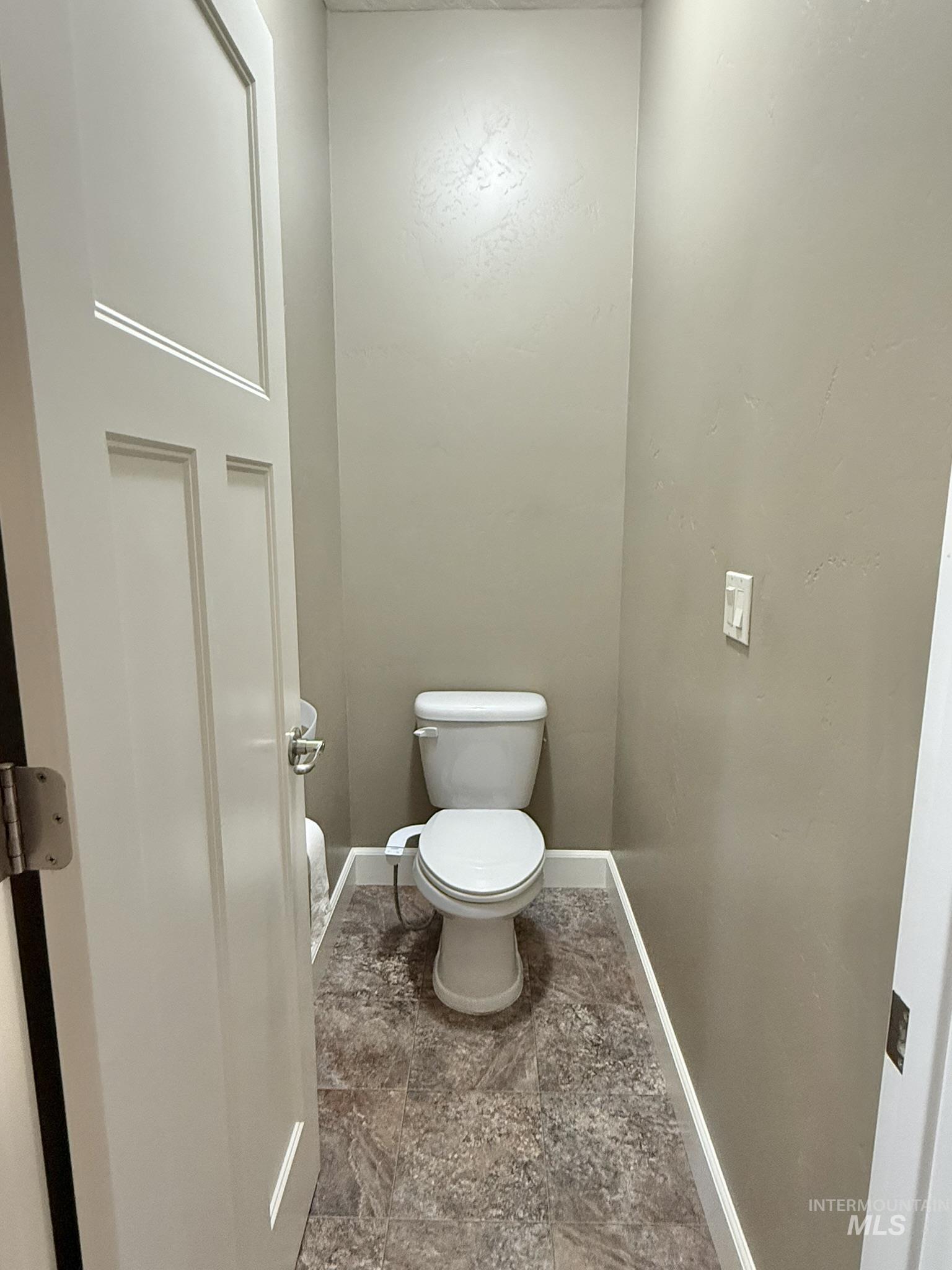 1106 S Spring Valley Dr, Nampa, Idaho 83686, 3 Bedrooms, 2 Bathrooms, Residential For Sale, Price $515,000, 98993560