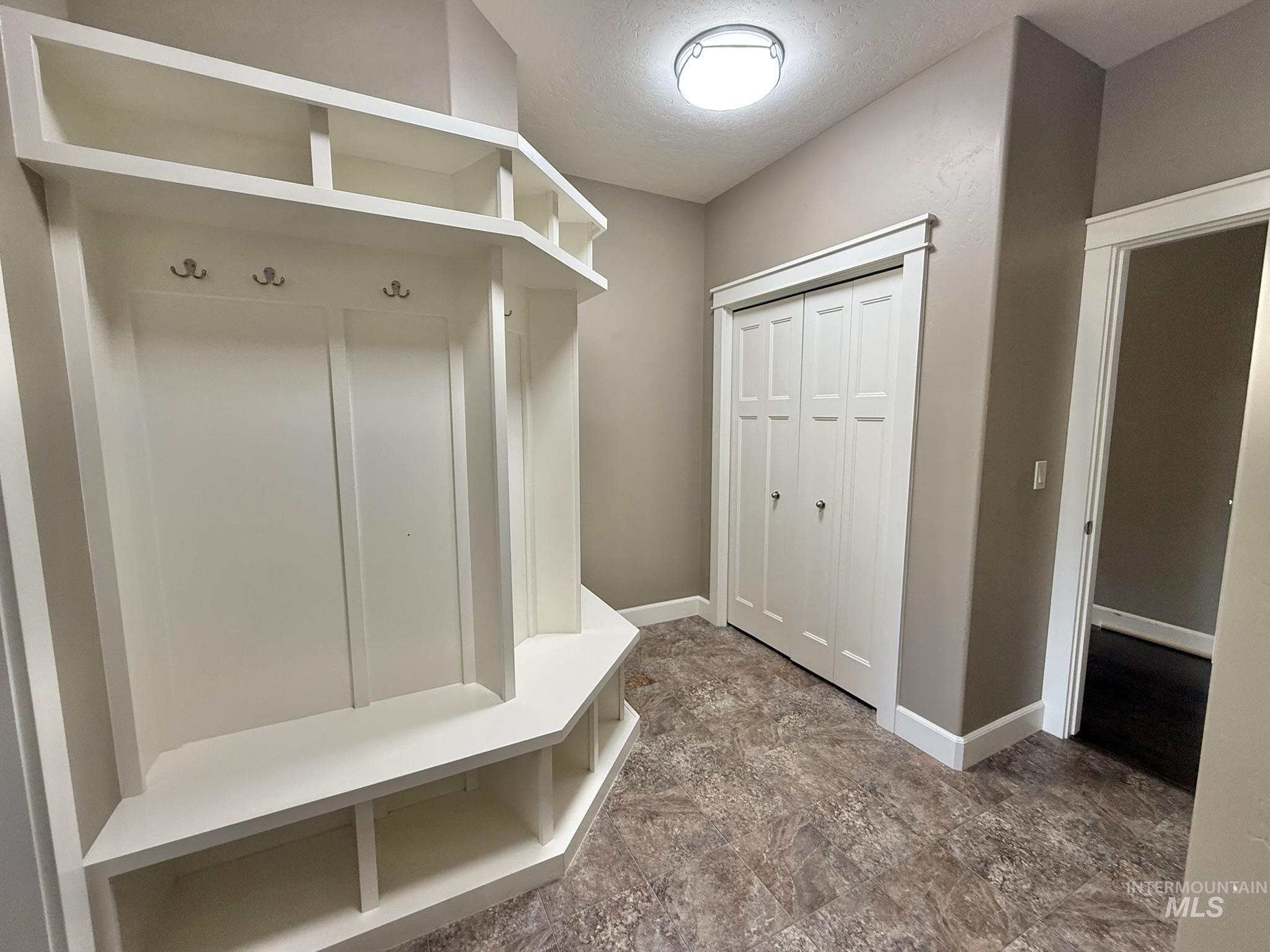 1106 S Spring Valley Dr, Nampa, Idaho 83686, 3 Bedrooms, 2 Bathrooms, Residential For Sale, Price $515,000, 98993560