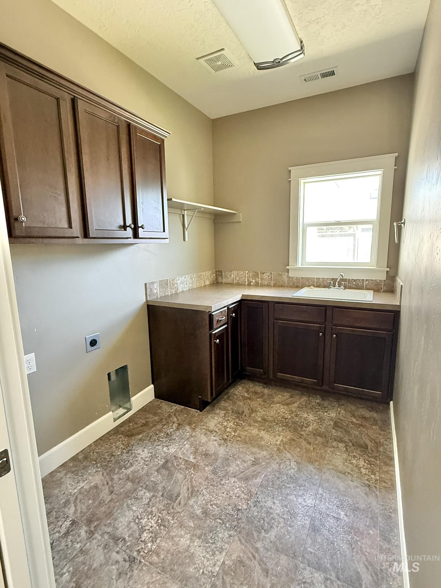1106 S Spring Valley Dr, Nampa, Idaho 83686, 3 Bedrooms, 2 Bathrooms, Residential For Sale, Price $515,000, 98993560