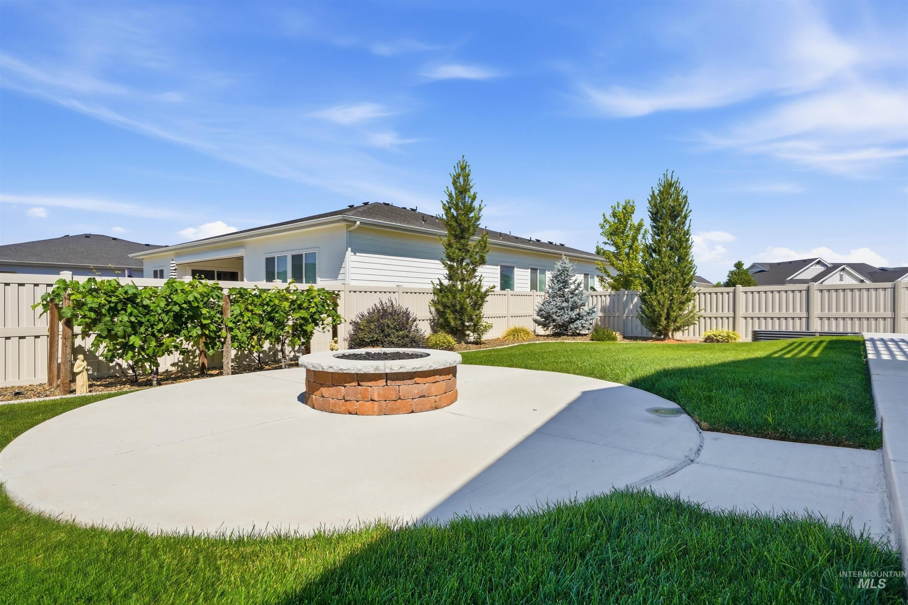 2057 N Tarentaise, Middleton, Idaho 83644, 3 Bedrooms, 2.5 Bathrooms, Residential For Sale, Price $649,900,MLS 98993562