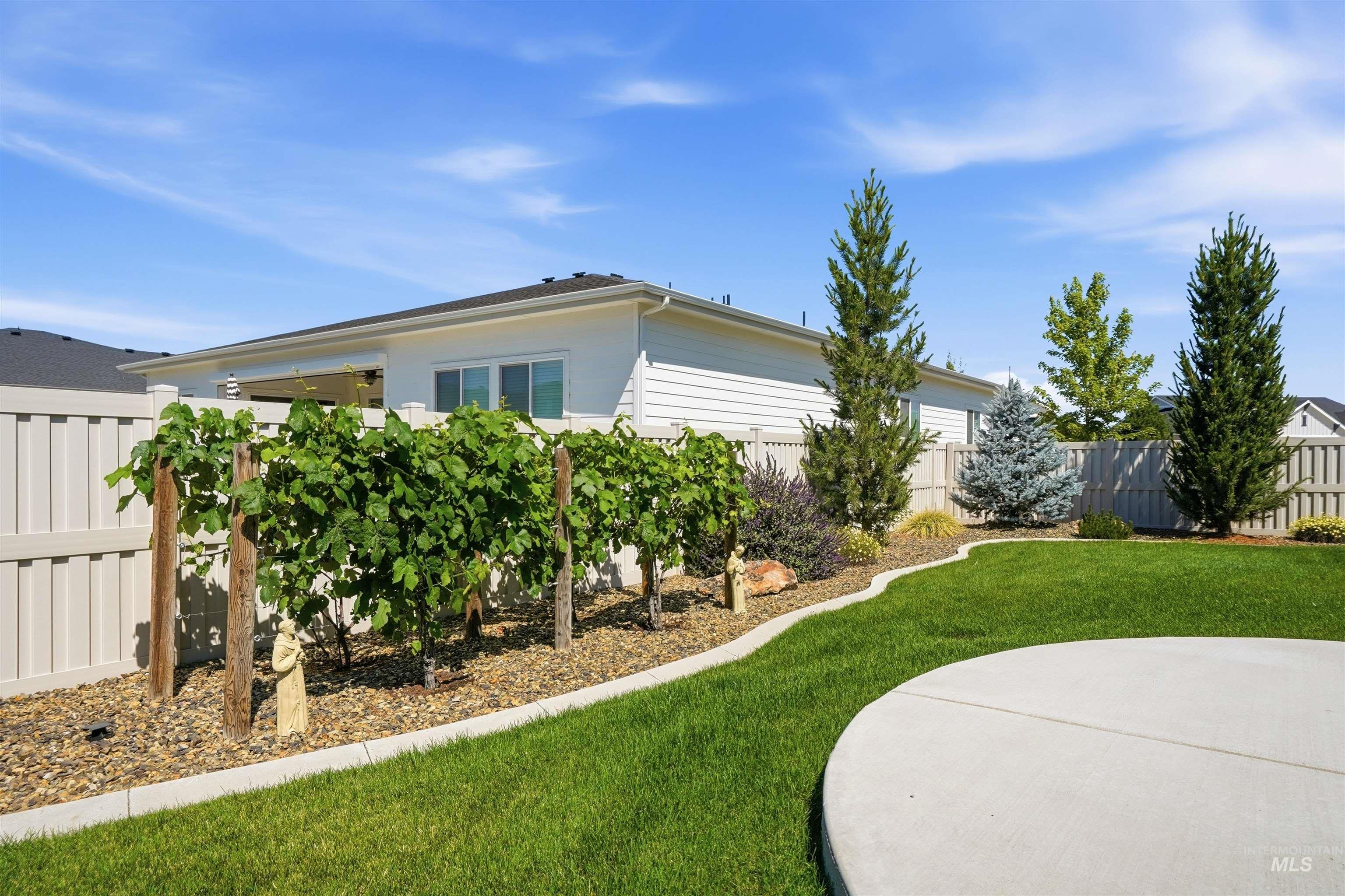 2057 N Tarentaise, Middleton, Idaho 83644, 3 Bedrooms, 2.5 Bathrooms, Residential For Sale, Price $649,900,MLS 98993562