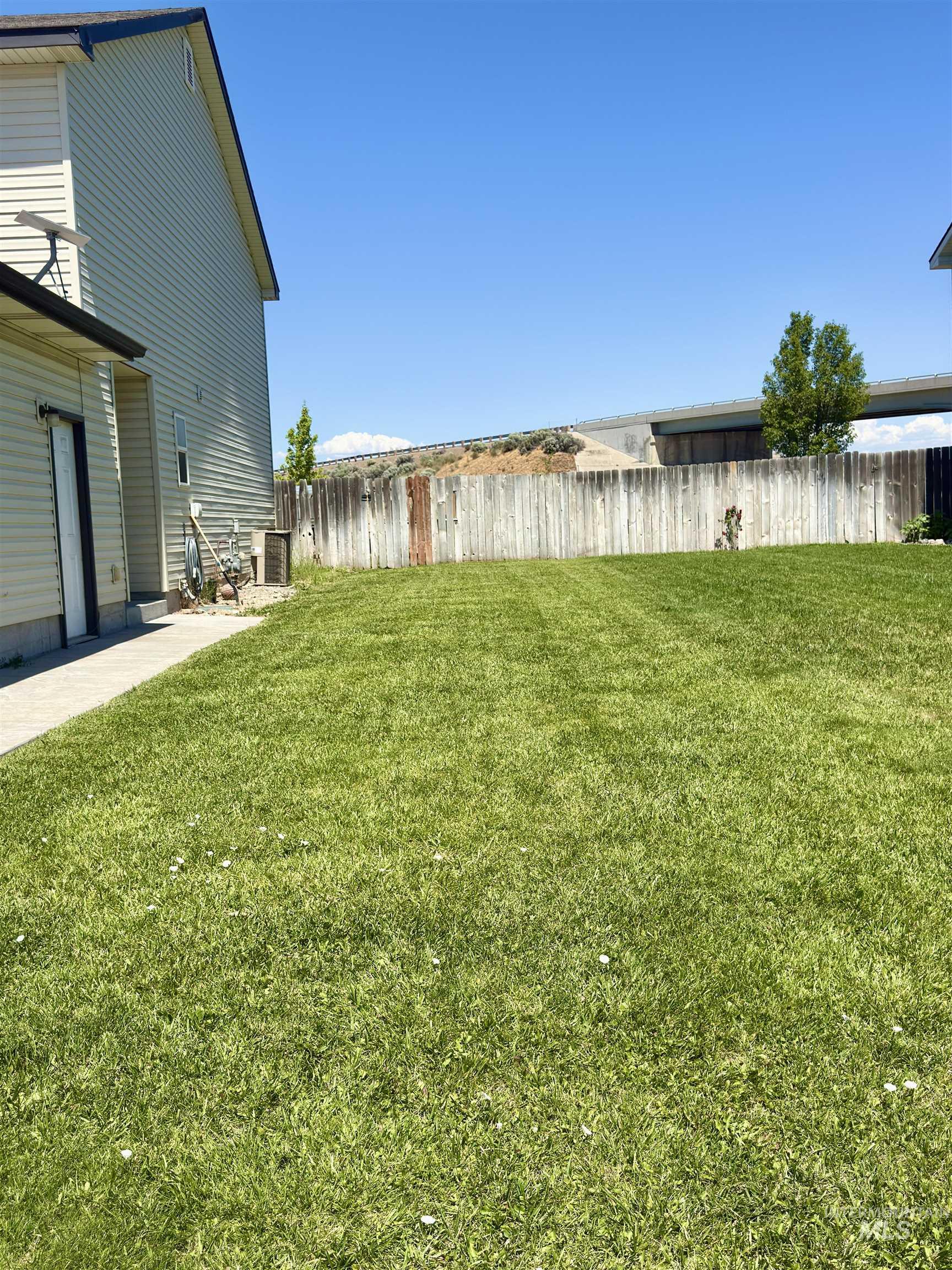 1714 Cinder Loop, Mountain Home, Idaho 83647, 3 Bedrooms, 2.5 Bathrooms, Residential For Sale, Price $279,900,MLS 98993563