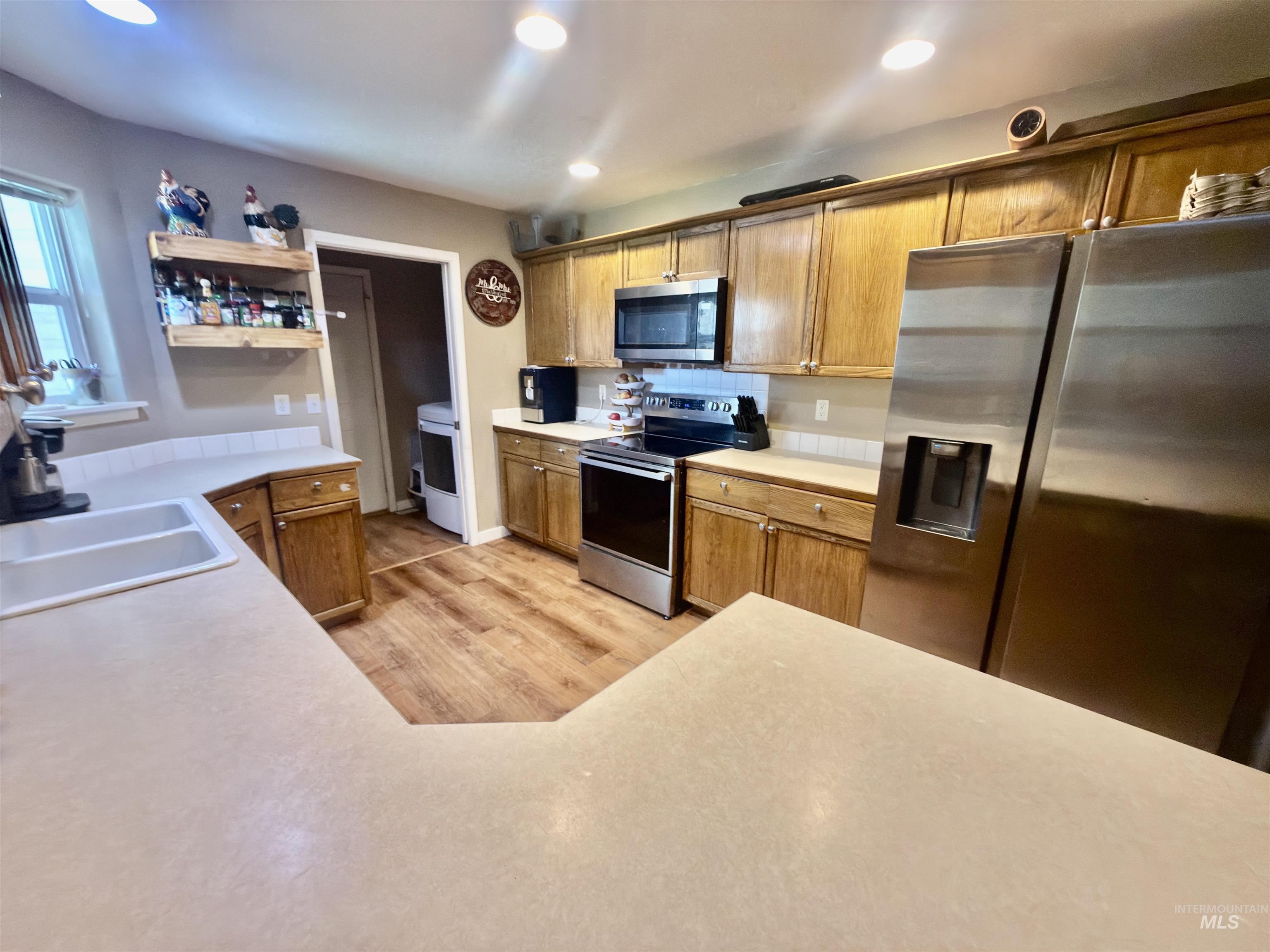 1714 Cinder Loop, Mountain Home, Idaho 83647, 3 Bedrooms, 2.5 Bathrooms, Residential For Sale, Price $279,900,MLS 98993563