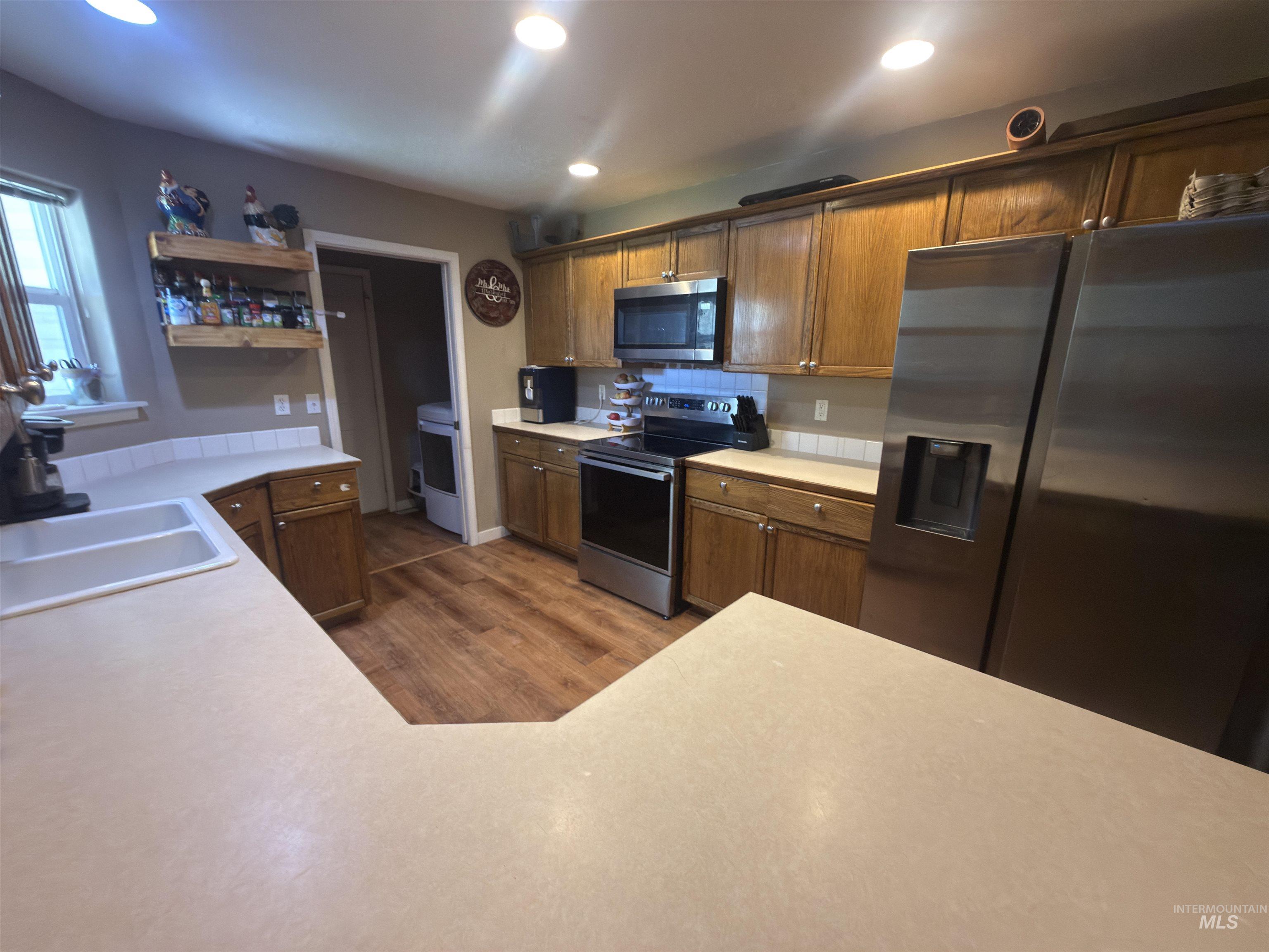 1714 Cinder Loop, Mountain Home, Idaho 83647, 3 Bedrooms, 2.5 Bathrooms, Residential For Sale, Price $290,000,MLS 98993563