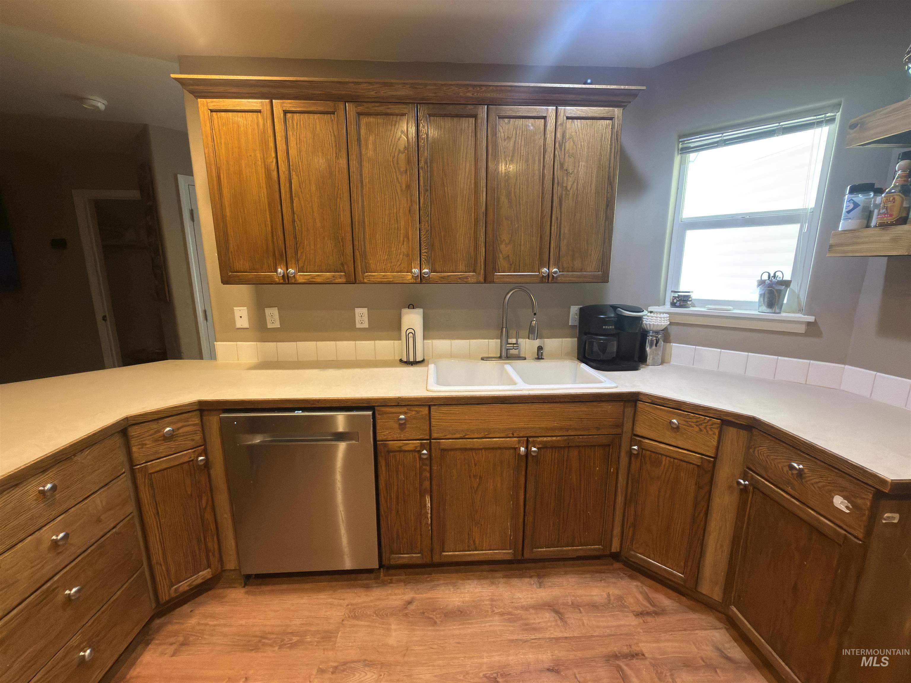 1714 Cinder Loop, Mountain Home, Idaho 83647, 3 Bedrooms, 2.5 Bathrooms, Residential For Sale, Price $290,000,MLS 98993563
