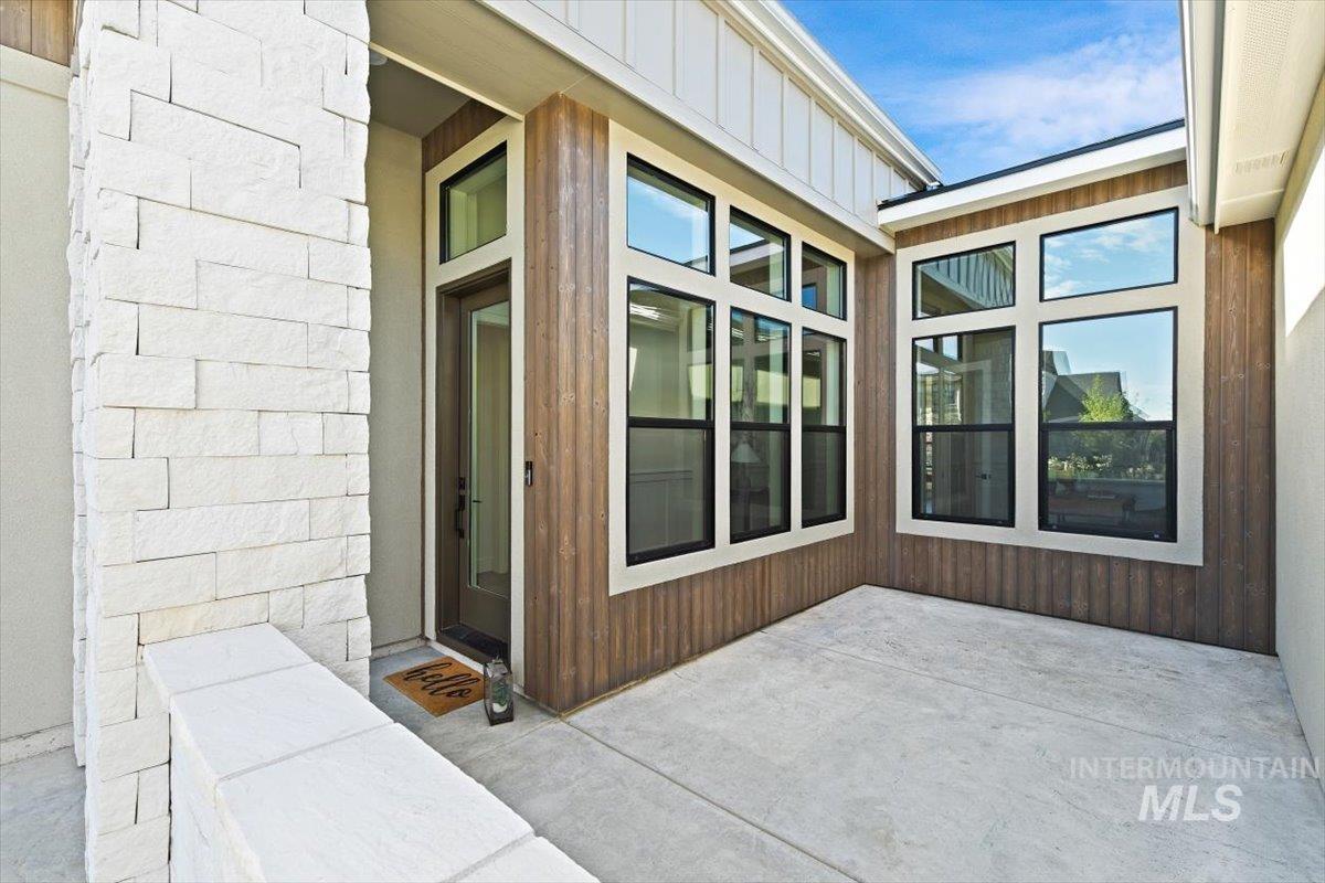 4973 W Braveheart, Eagle, Idaho 83616, 3 Bedrooms, 2 Bathrooms, Residential For Sale, Price $1,249,000,MLS 98993564