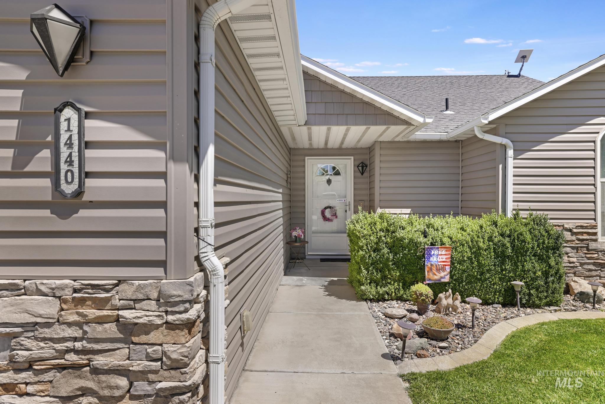1440 Cayuse Creek Dr, Kimberly, Idaho 83341-5136, 3 Bedrooms, 2 Bathrooms, Residential For Sale, Price $405,000,MLS 98993572