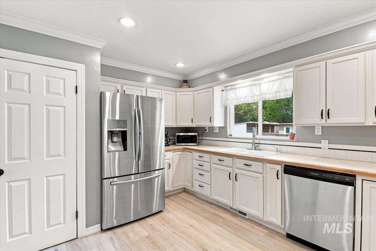 2322 W Roosevelt Avenue, Nampa, Idaho 83651, 3 Bedrooms, 2 Bathrooms, Residential For Sale, Price $499,000,MLS 98993573