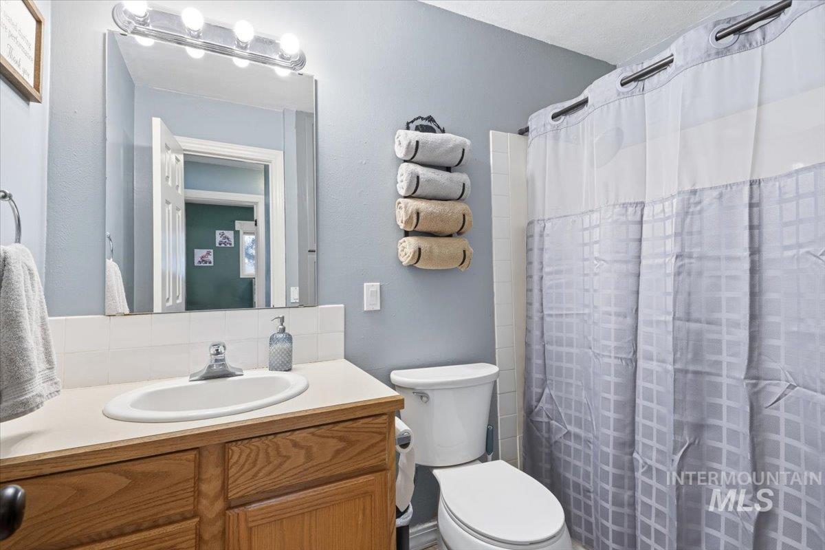 2322 W Roosevelt Avenue, Nampa, Idaho 83651, 3 Bedrooms, 2 Bathrooms, Residential For Sale, Price $499,000,MLS 98993573