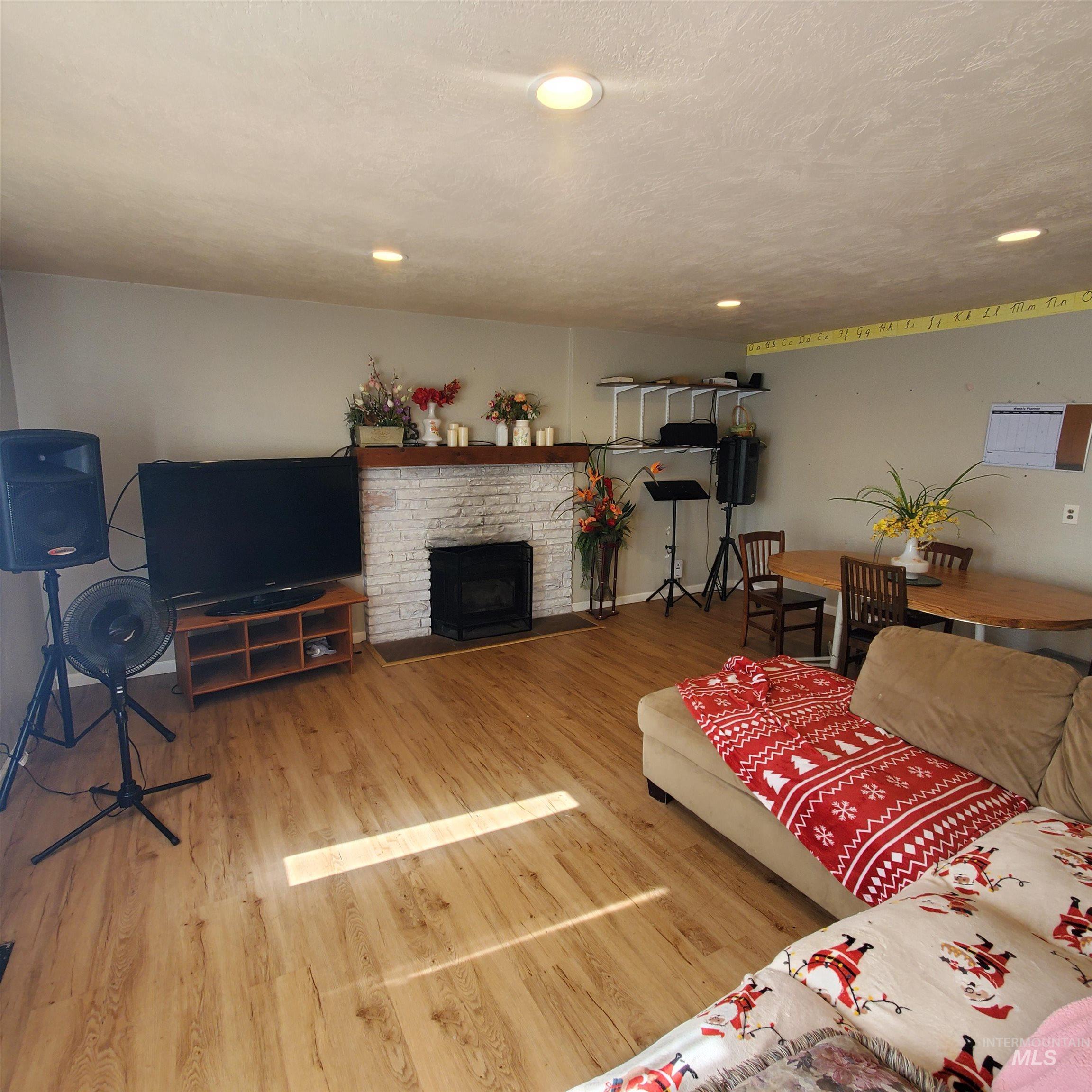 115 S Fern, Nampa, Idaho 83686, 3 Bedrooms, 2 Bathrooms, Residential For Sale, Price $384,900,MLS 98993583