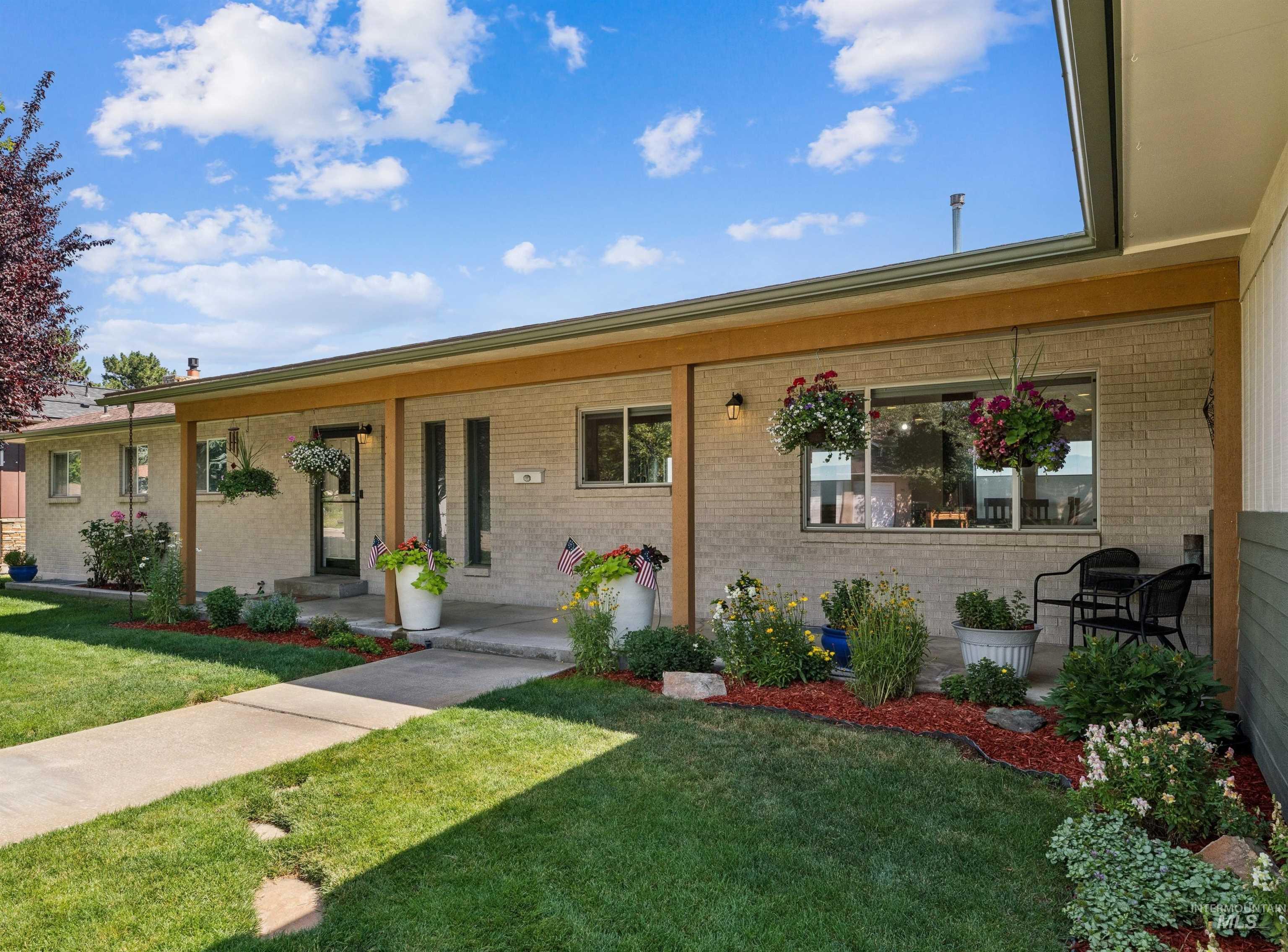406 S Bitteroot Dr, Boise, Idaho 83709, 5 Bedrooms, 3 Bathrooms, Residential For Sale, Price $899,000, 98993585
