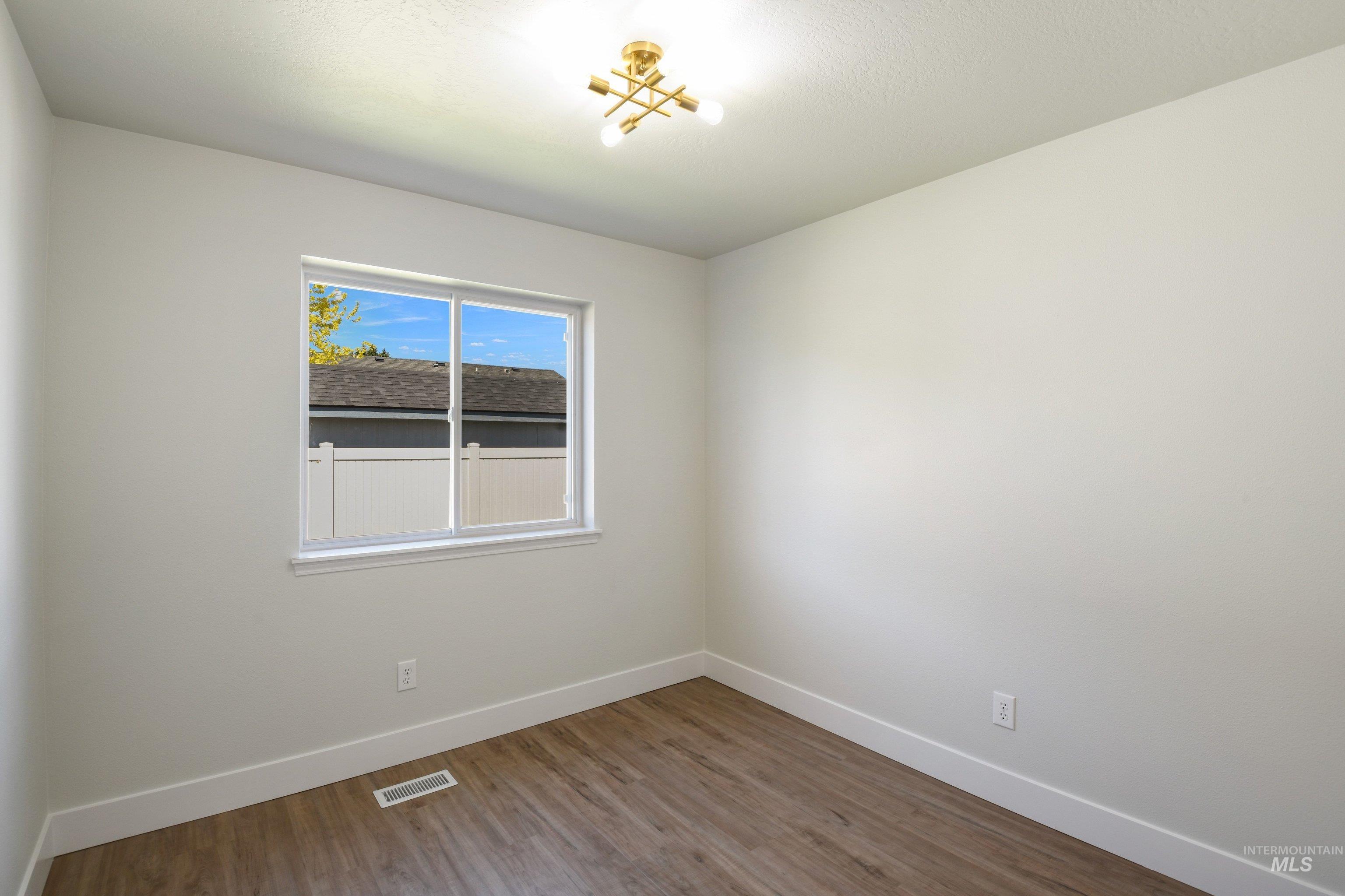 505 Knights Cir, Nampa, Idaho 83687, 3 Bedrooms, 2 Bathrooms, Residential For Sale, Price $359,900,MLS 98993588