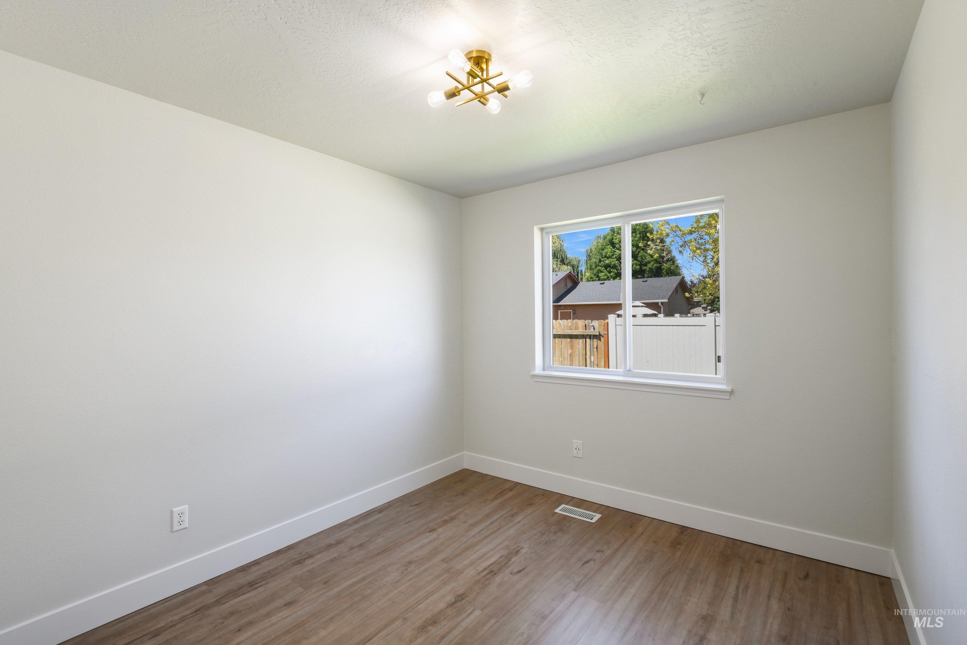 505 Knights Cir, Nampa, Idaho 83687, 3 Bedrooms, 2 Bathrooms, Residential For Sale, Price $359,900,MLS 98993588