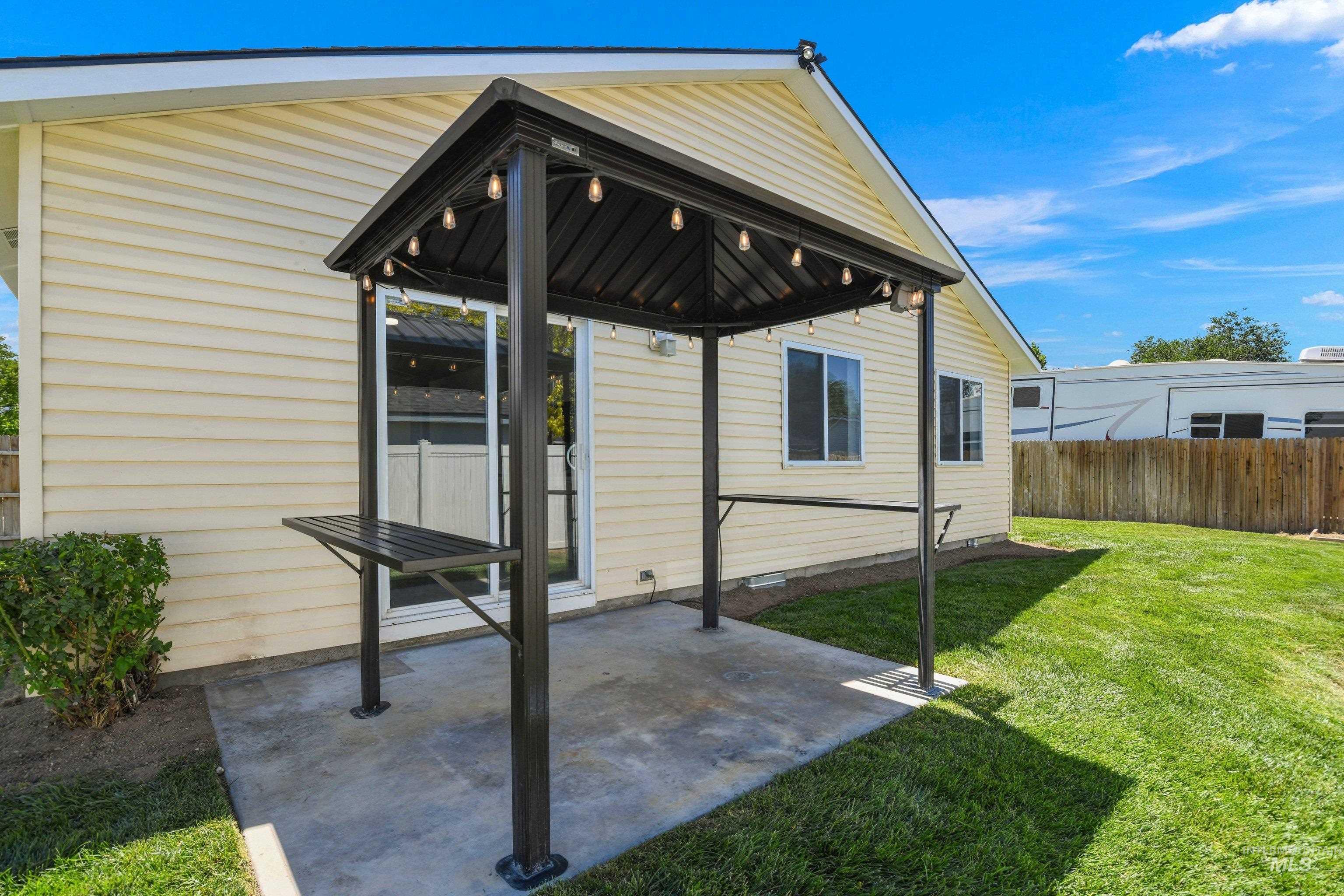 505 Knights Cir, Nampa, Idaho 83687, 3 Bedrooms, 2 Bathrooms, Residential For Sale, Price $359,900,MLS 98993588