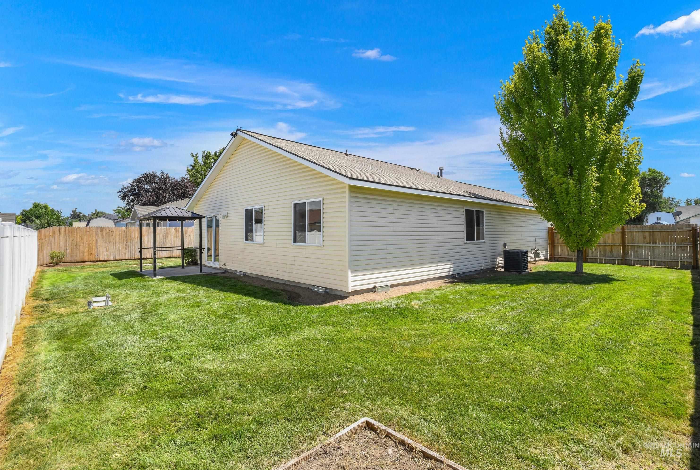505 Knights Cir, Nampa, Idaho 83687, 3 Bedrooms, 2 Bathrooms, Residential For Sale, Price $359,900,MLS 98993588