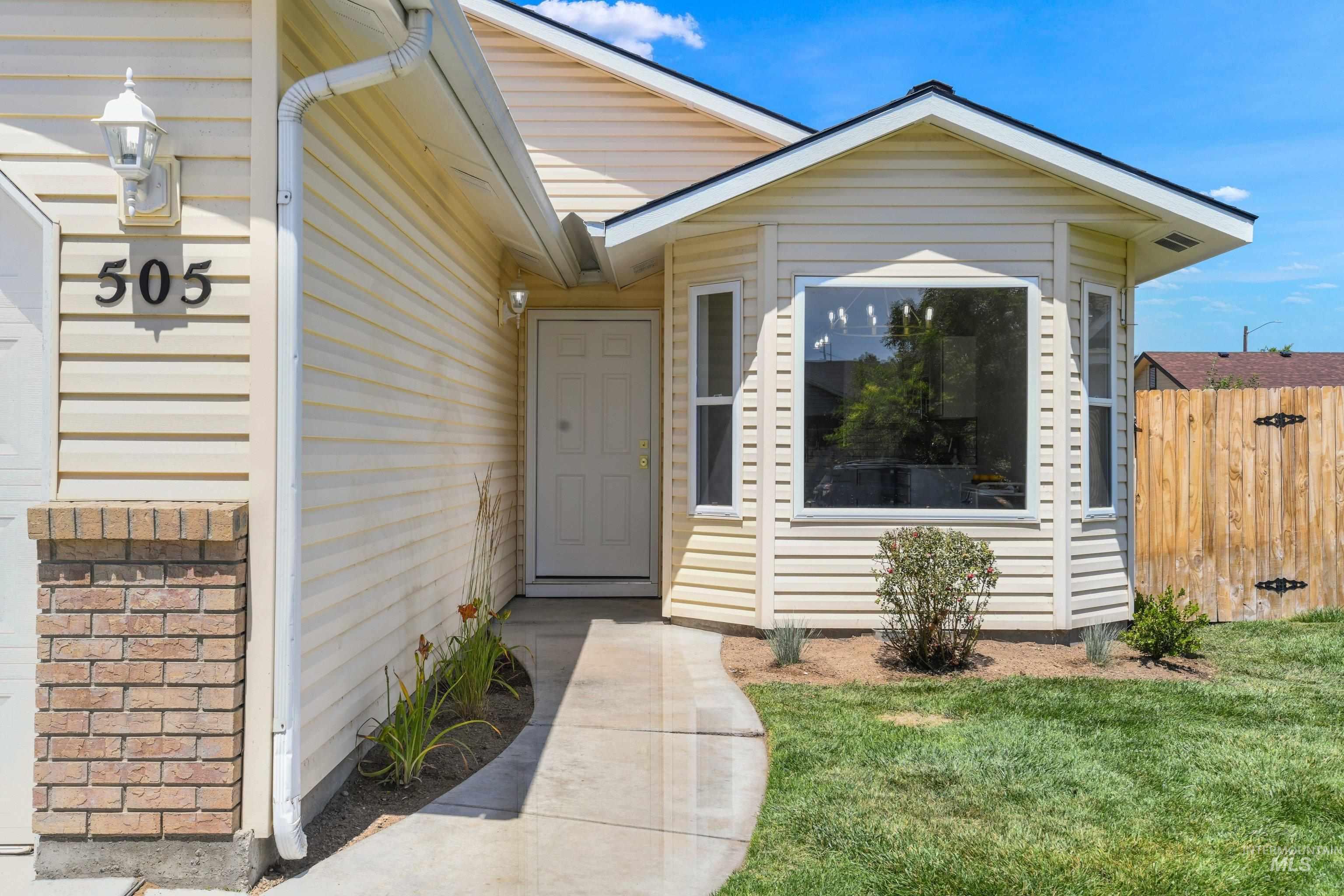 505 Knights Cir, Nampa, Idaho 83687, 3 Bedrooms, 2 Bathrooms, Residential For Sale, Price $359,900,MLS 98993588