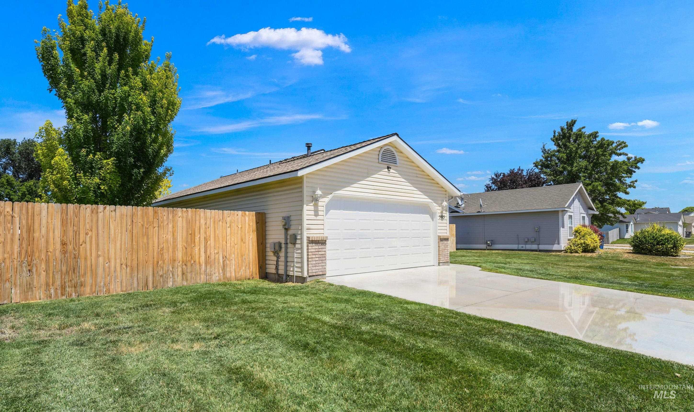 505 Knights Cir, Nampa, Idaho 83687, 3 Bedrooms, 2 Bathrooms, Residential For Sale, Price $359,900,MLS 98993588
