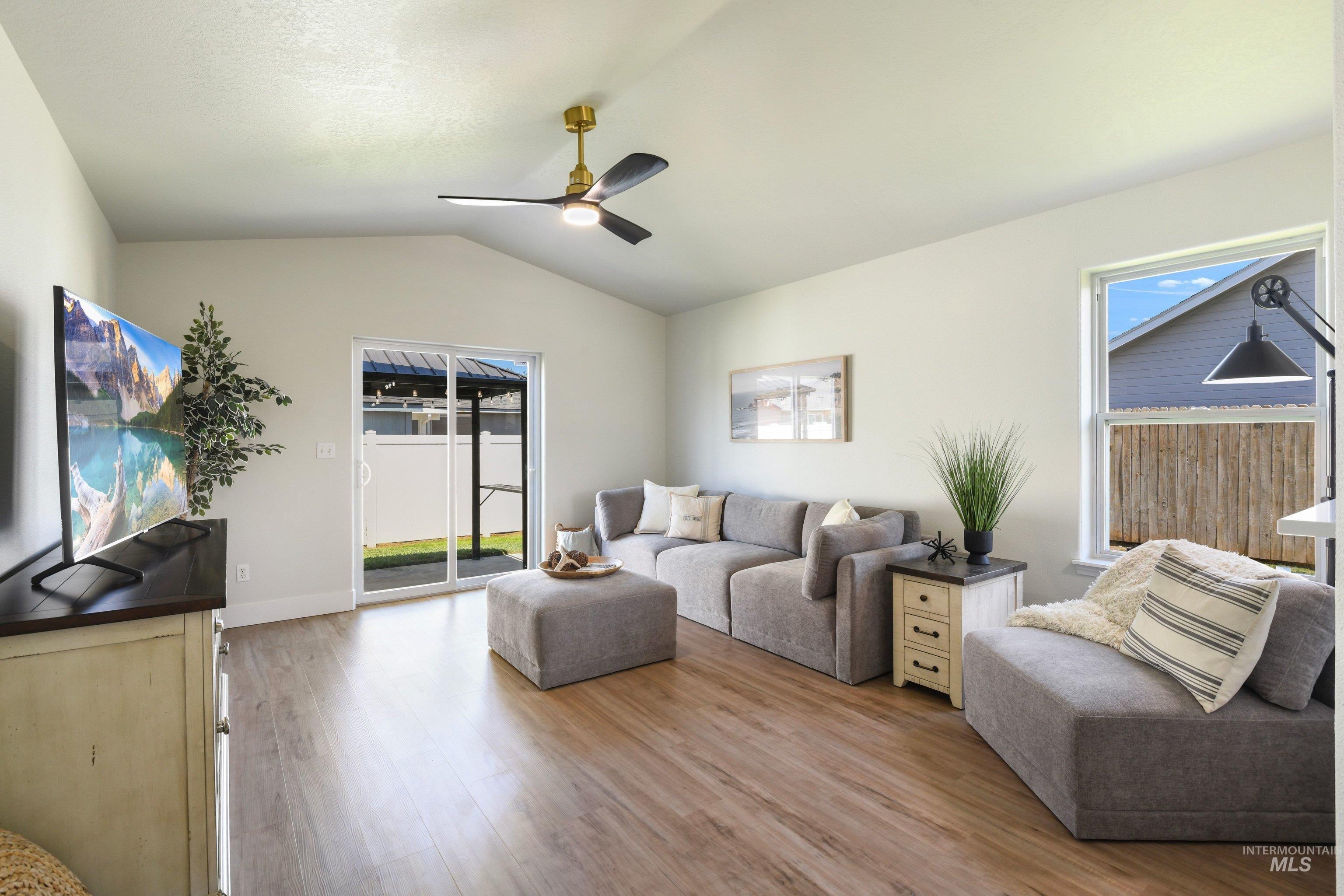 505 Knights Cir, Nampa, Idaho 83687, 3 Bedrooms, 2 Bathrooms, Residential For Sale, Price $359,900,MLS 98993588