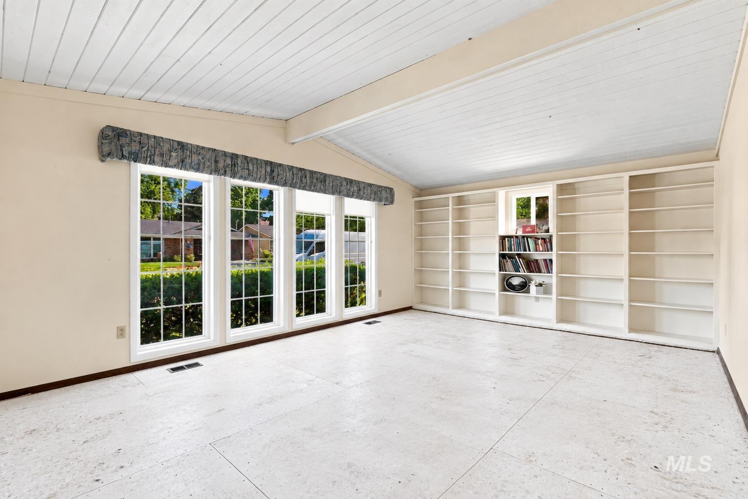 1237 E Cerramar Ct, Eagle, Idaho 83616, 4 Bedrooms, 3 Bathrooms, Residential For Sale, Price $635,000, 98993592