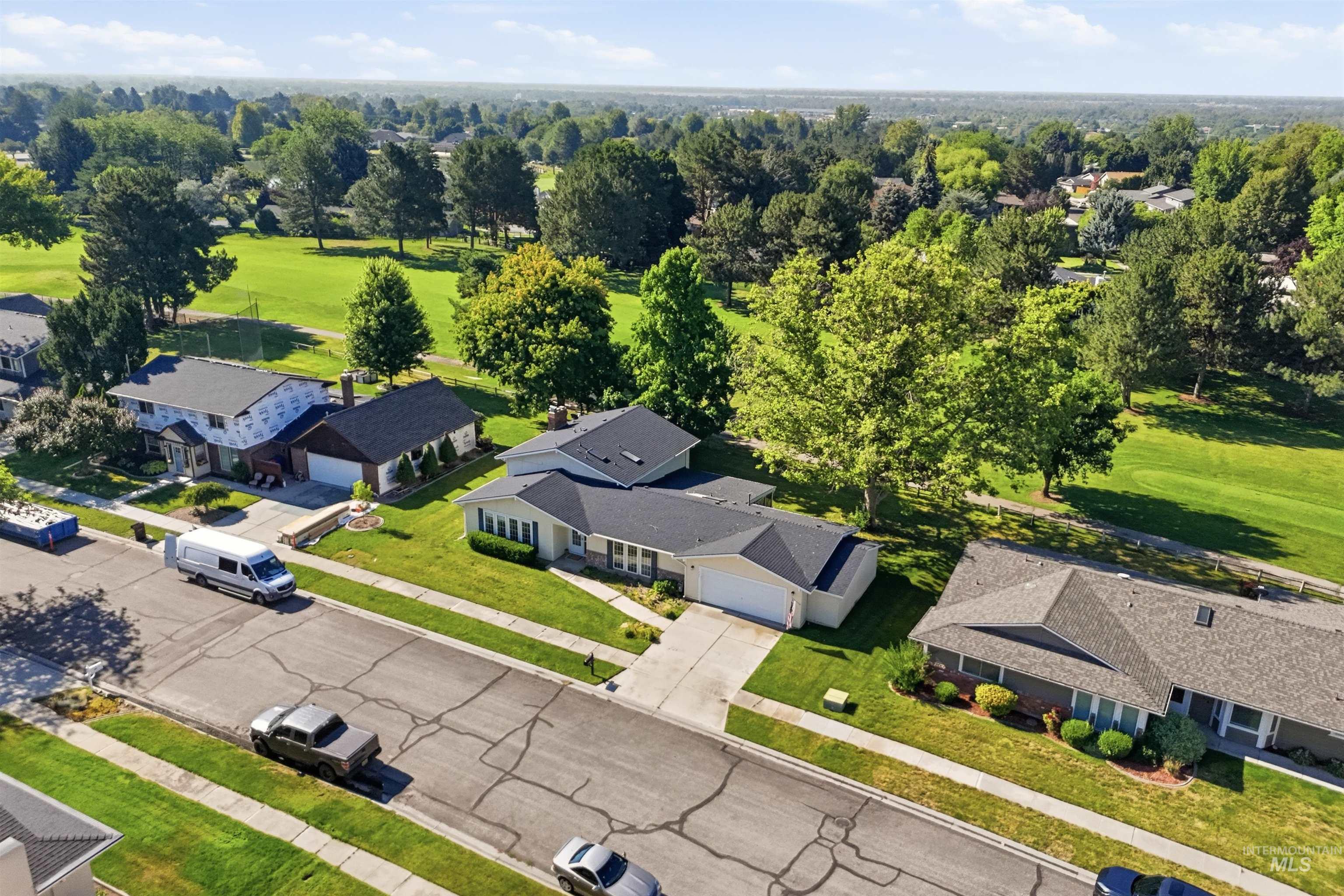 1237 E Cerramar Ct, Eagle, Idaho 83616, 4 Bedrooms, 3 Bathrooms, Residential For Sale, Price $650,000,MLS 98993592