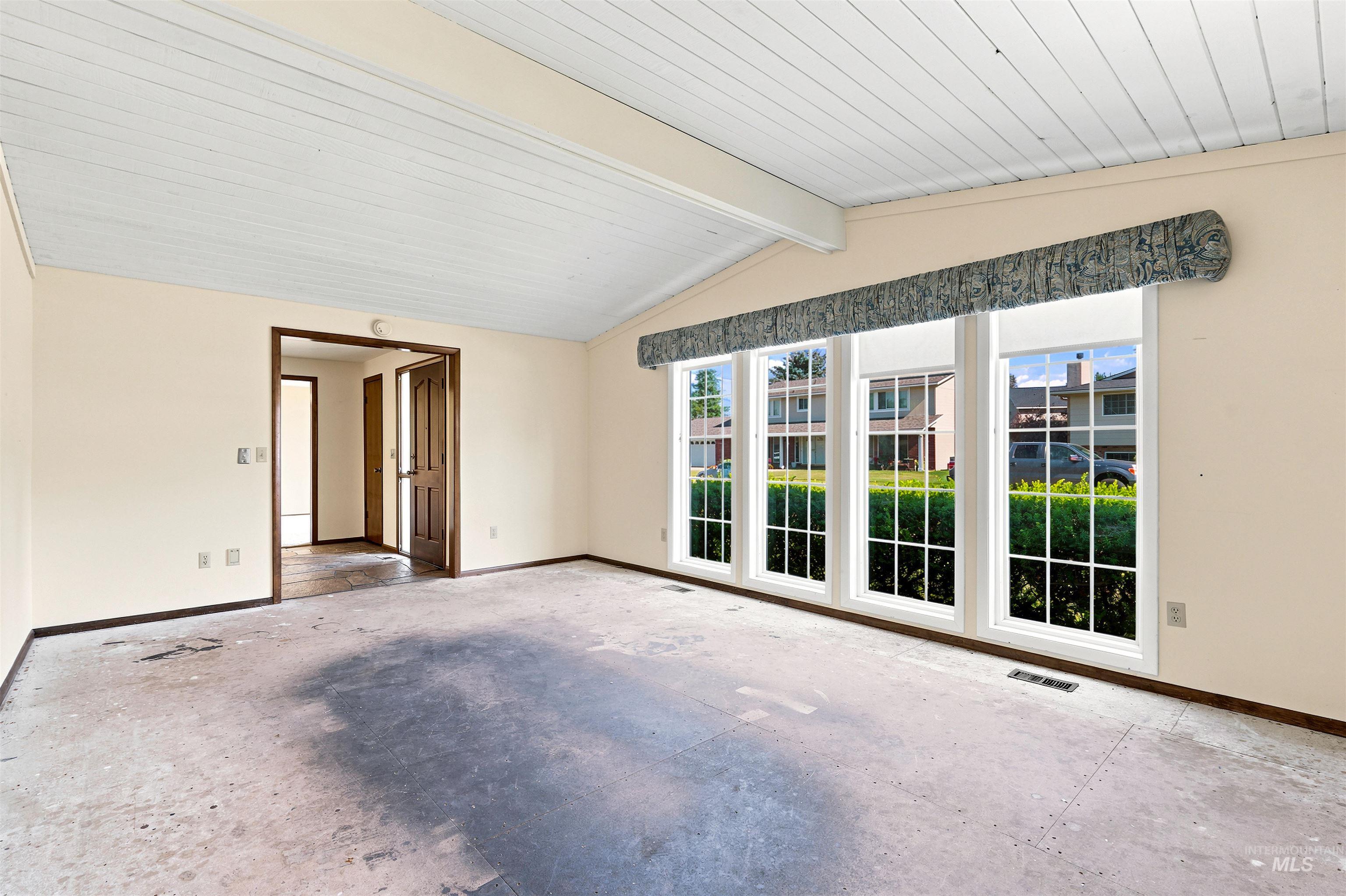 1237 E Cerramar Ct, Eagle, Idaho 83616, 4 Bedrooms, 3 Bathrooms, Residential For Sale, Price $650,000,MLS 98993592