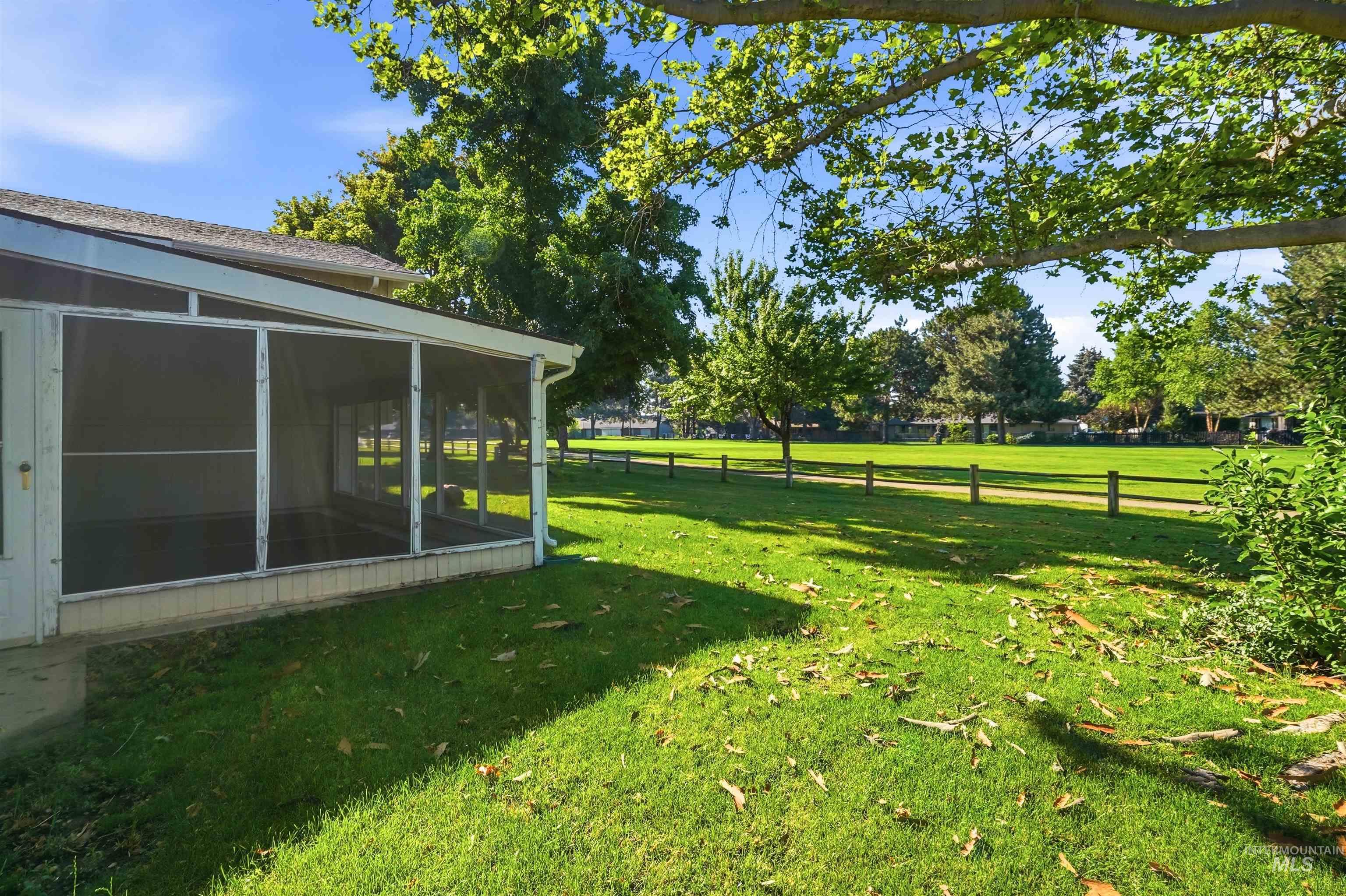 1237 E Cerramar Ct, Eagle, Idaho 83616, 4 Bedrooms, 3 Bathrooms, Residential For Sale, Price $650,000,MLS 98993592