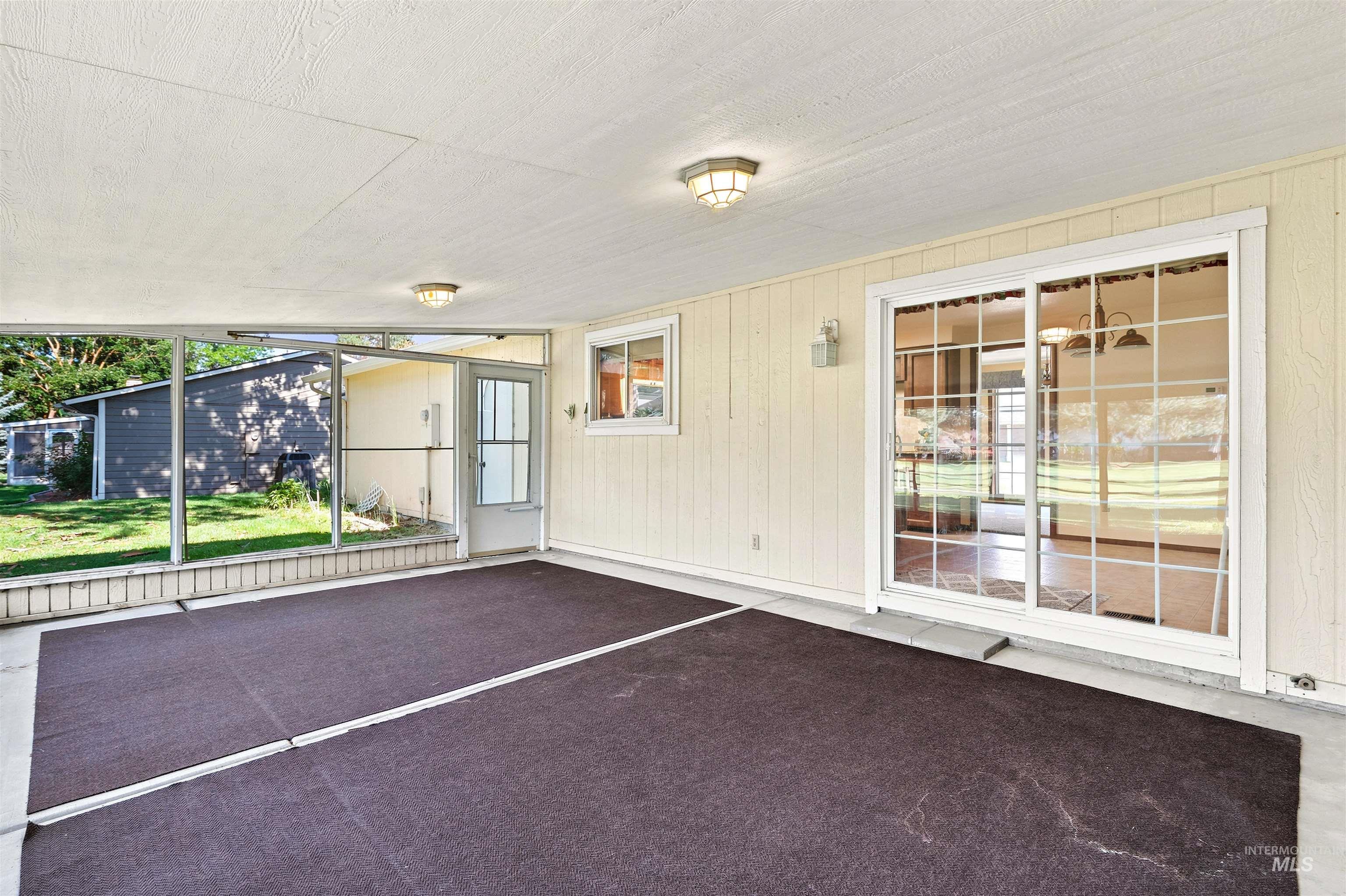 1237 E Cerramar Ct, Eagle, Idaho 83616, 4 Bedrooms, 3 Bathrooms, Residential For Sale, Price $650,000,MLS 98993592