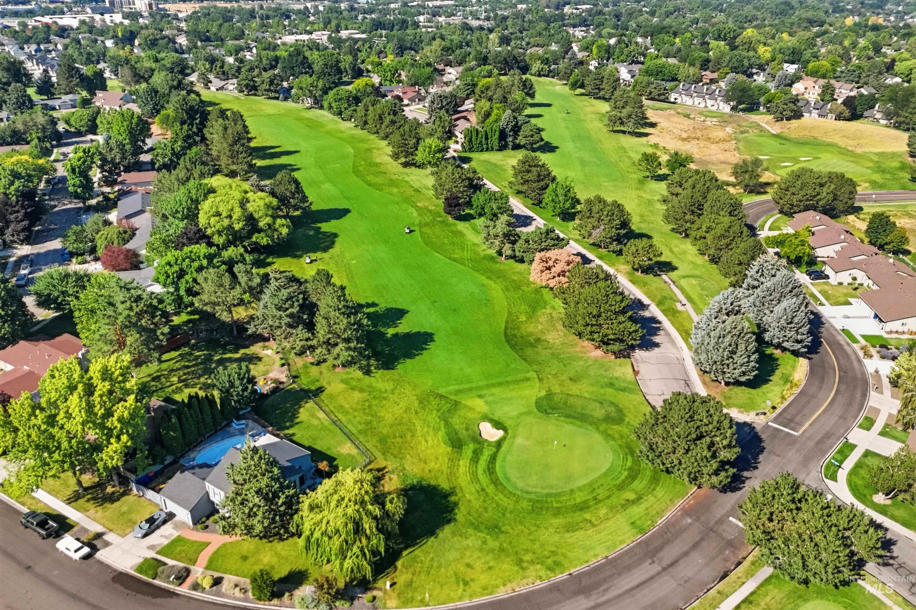 1237 E Cerramar Ct, Eagle, Idaho 83616, 4 Bedrooms, 3 Bathrooms, Residential For Sale, Price $650,000,MLS 98993592