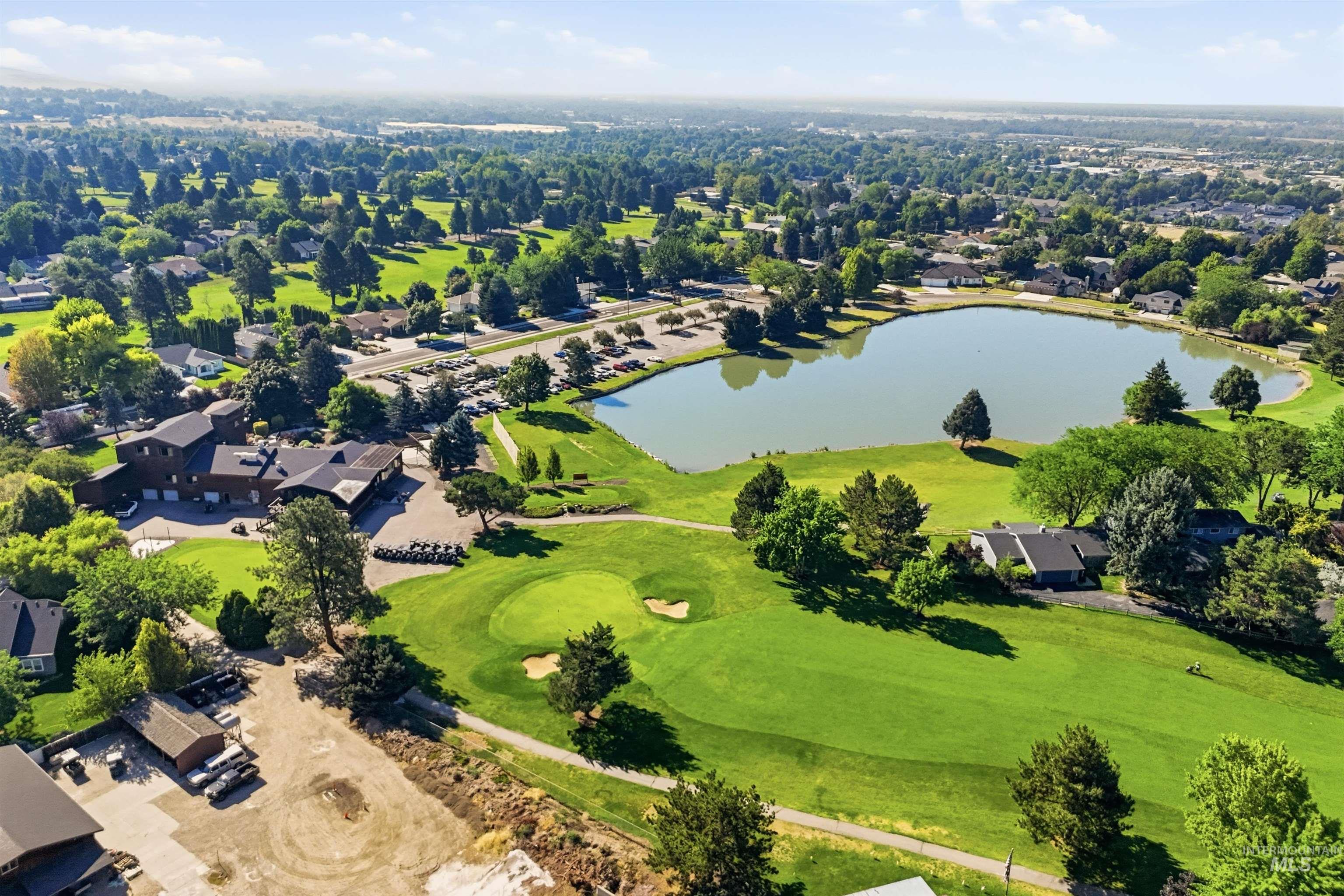 1237 E Cerramar Ct, Eagle, Idaho 83616, 4 Bedrooms, 3 Bathrooms, Residential For Sale, Price $650,000,MLS 98993592