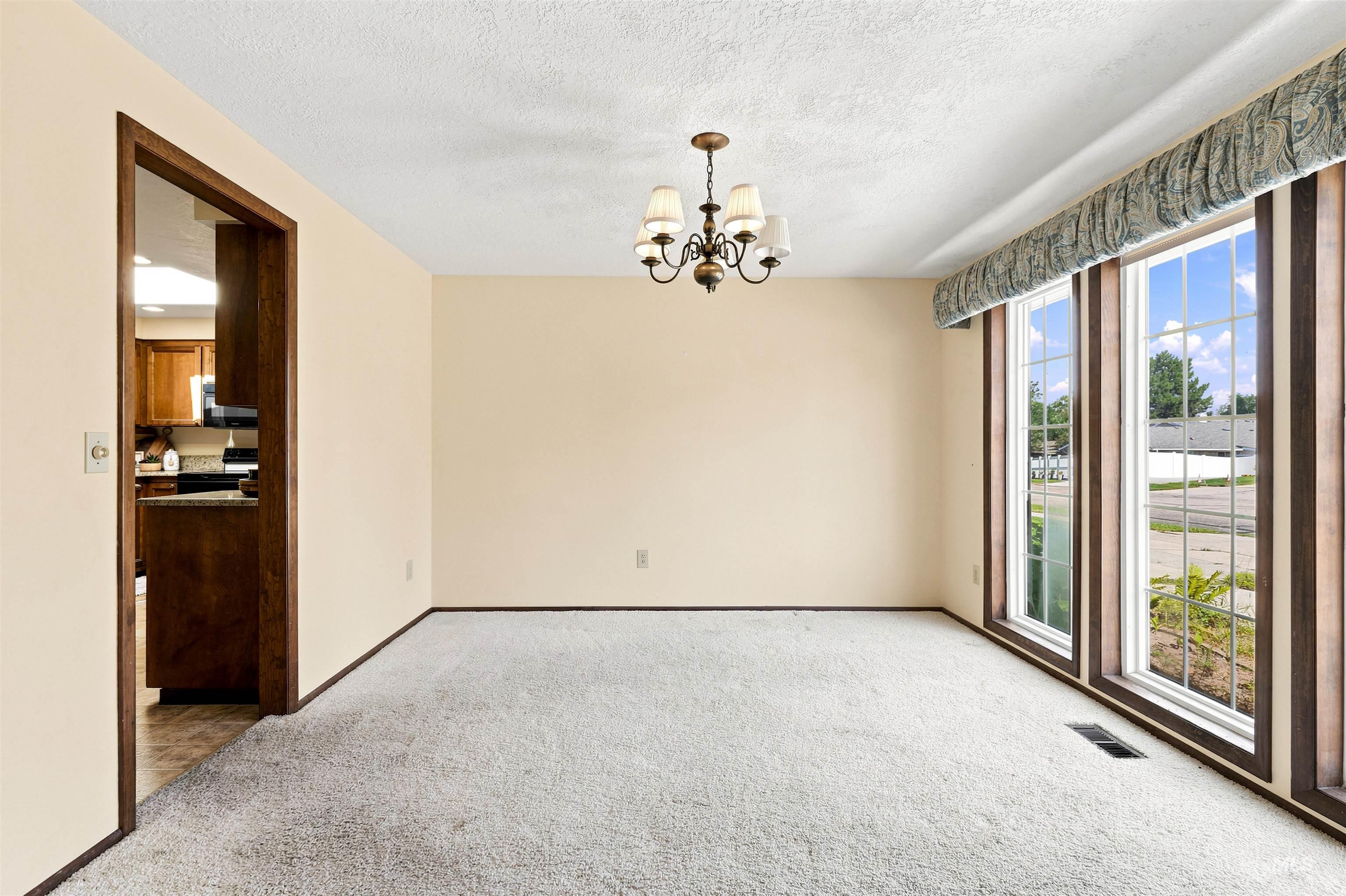 1237 E Cerramar Ct, Eagle, Idaho 83616, 4 Bedrooms, 3 Bathrooms, Residential For Sale, Price $650,000,MLS 98993592
