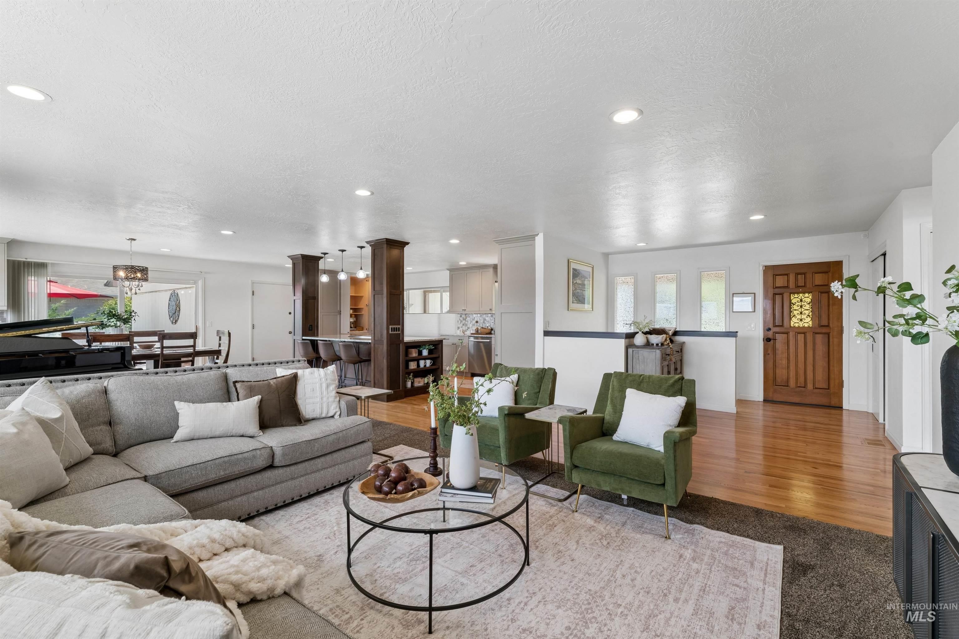 406 S Bitteroot Dr, Boise, Idaho 83709, 5 Bedrooms, 3 Bathrooms, Residential Income For Sale, Price $849,900,MLS 98993601