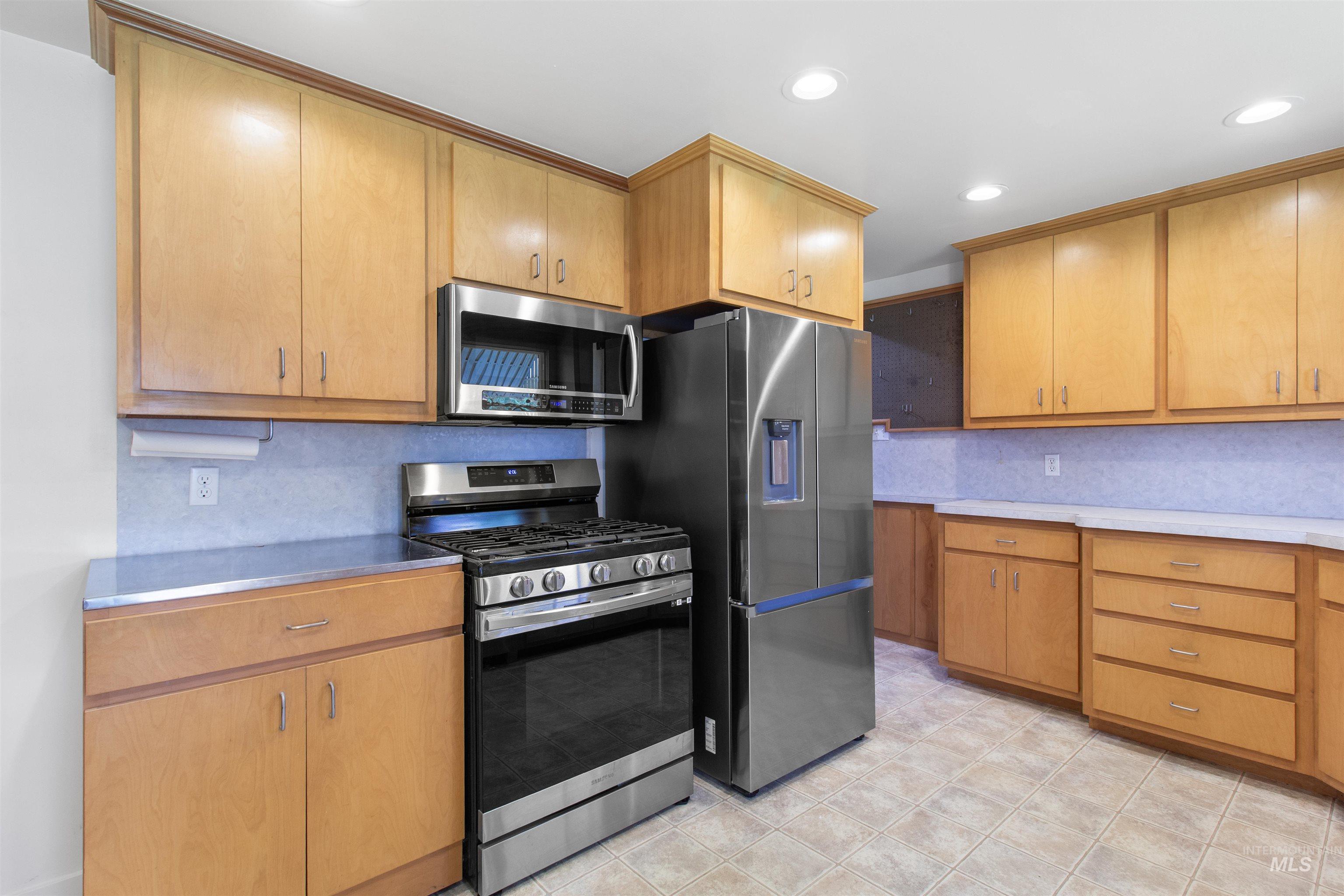 367 Ostrander St N, Twin Falls, Idaho 83301, 3 Bedrooms, 2 Bathrooms, Residential For Sale, Price $339,000,MLS 98993604