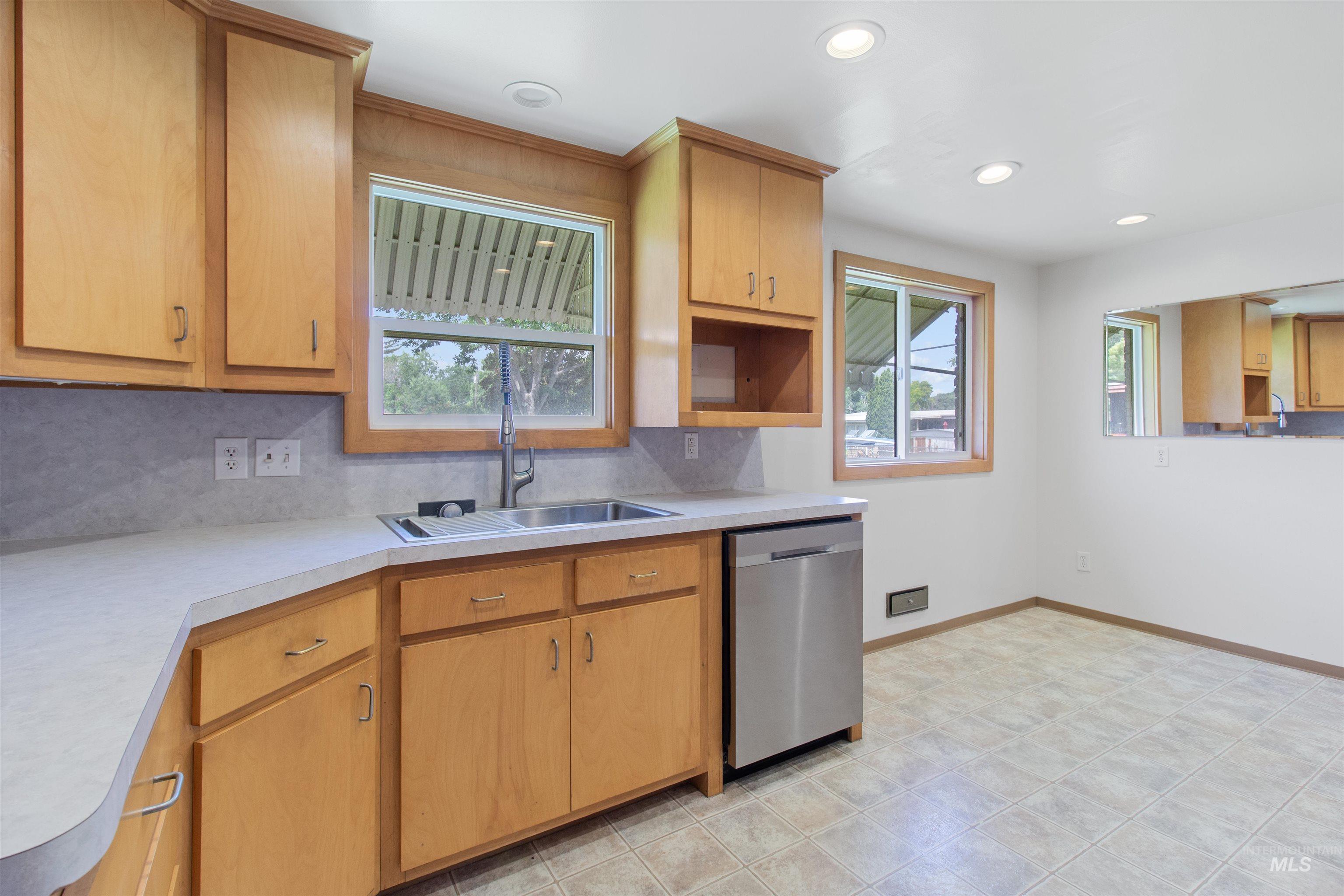 367 Ostrander St N, Twin Falls, Idaho 83301, 3 Bedrooms, 2 Bathrooms, Residential For Sale, Price $339,000,MLS 98993604