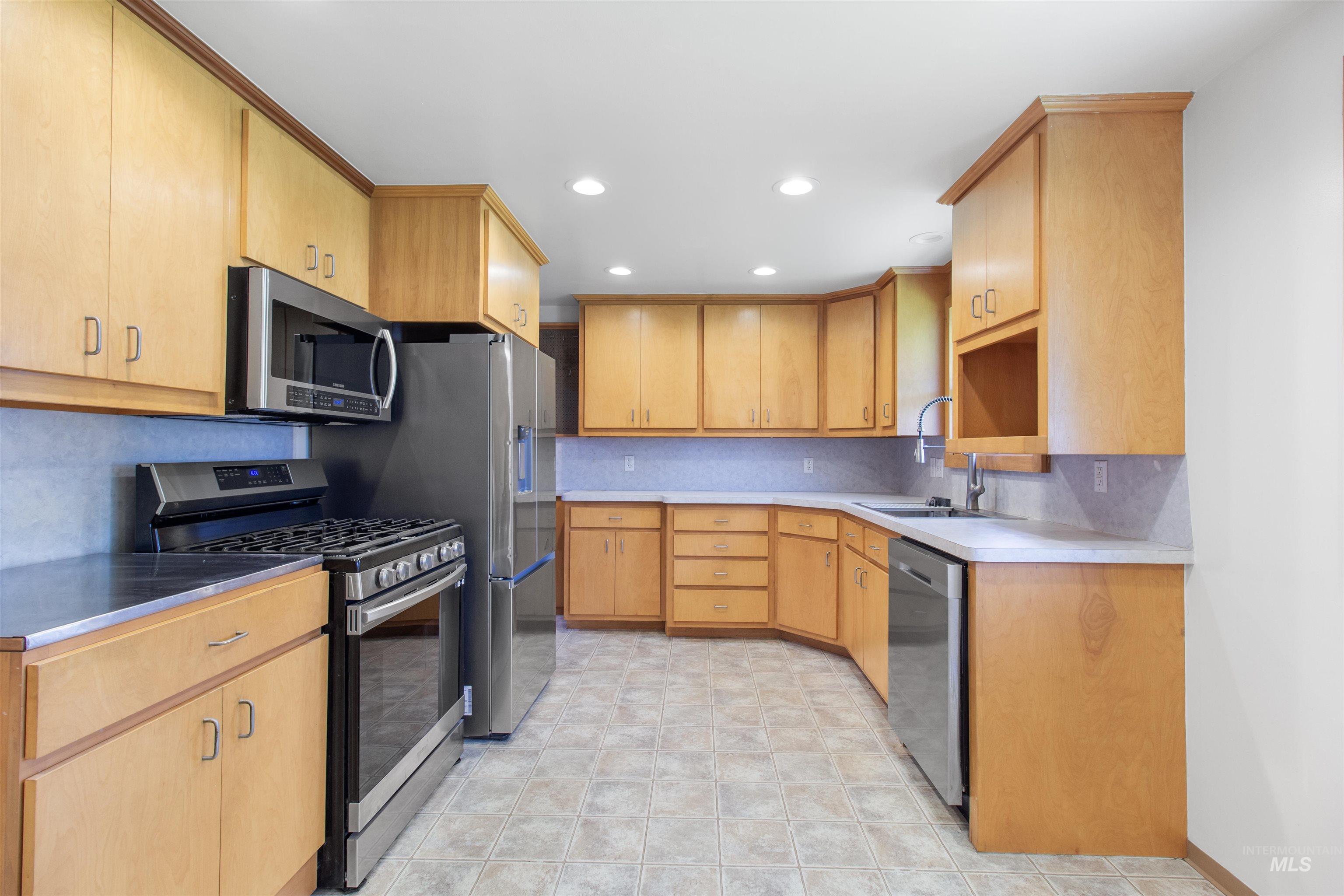 367 Ostrander St N, Twin Falls, Idaho 83301, 3 Bedrooms, 2 Bathrooms, Residential For Sale, Price $339,000,MLS 98993604