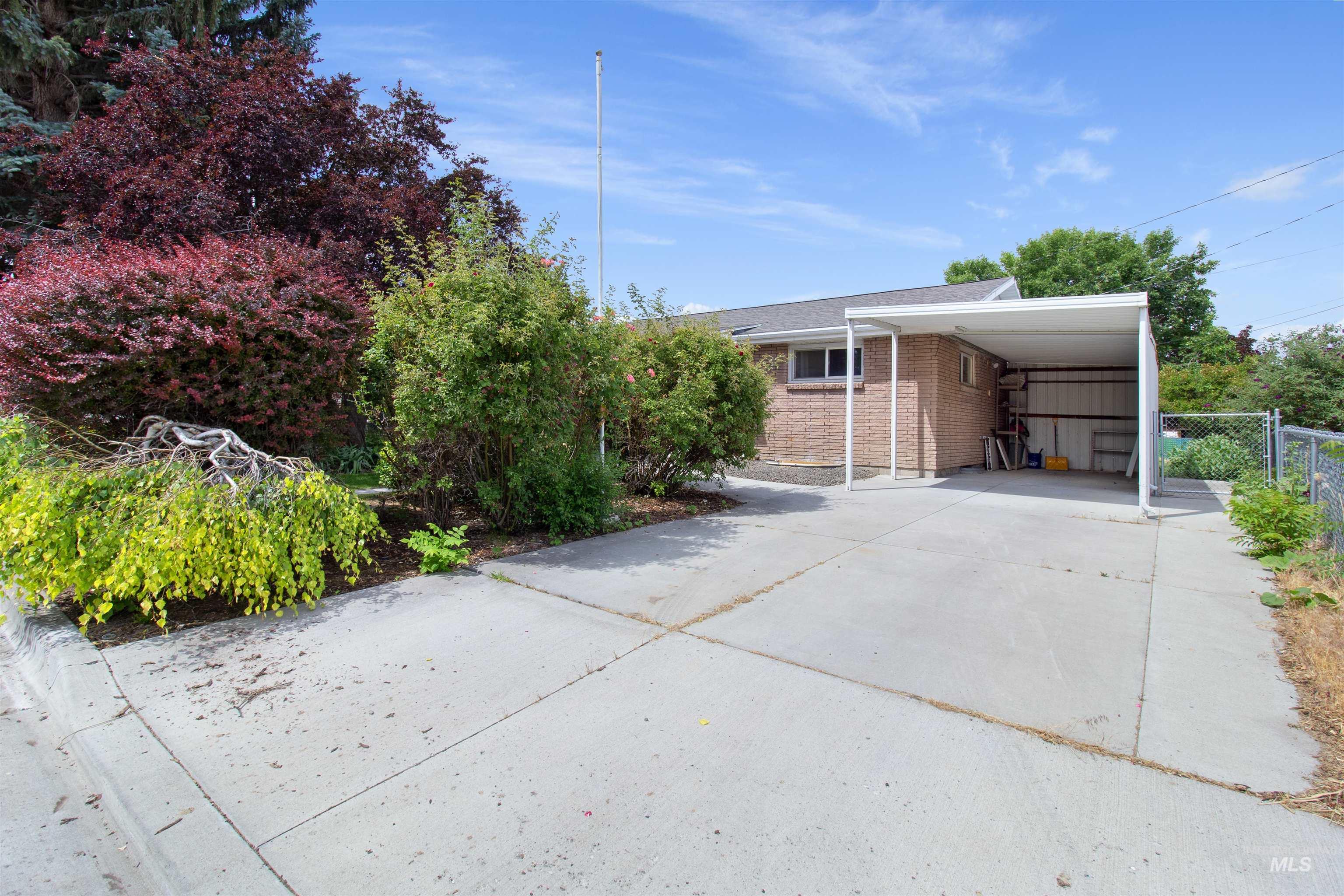 367 Ostrander St N, Twin Falls, Idaho 83301, 3 Bedrooms, 2 Bathrooms, Residential For Sale, Price $339,000,MLS 98993604