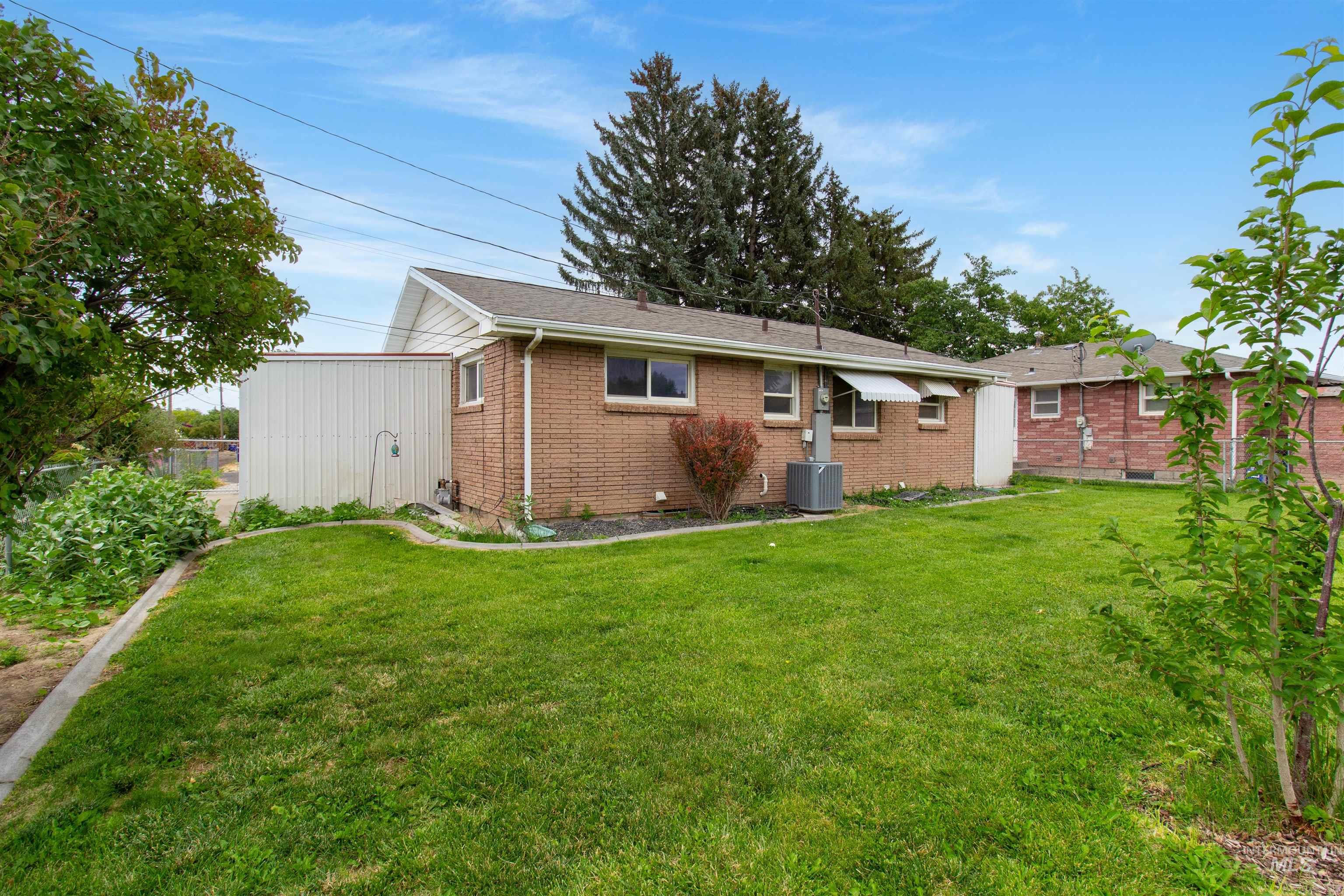 367 Ostrander St N, Twin Falls, Idaho 83301, 3 Bedrooms, 2 Bathrooms, Residential For Sale, Price $339,000,MLS 98993604