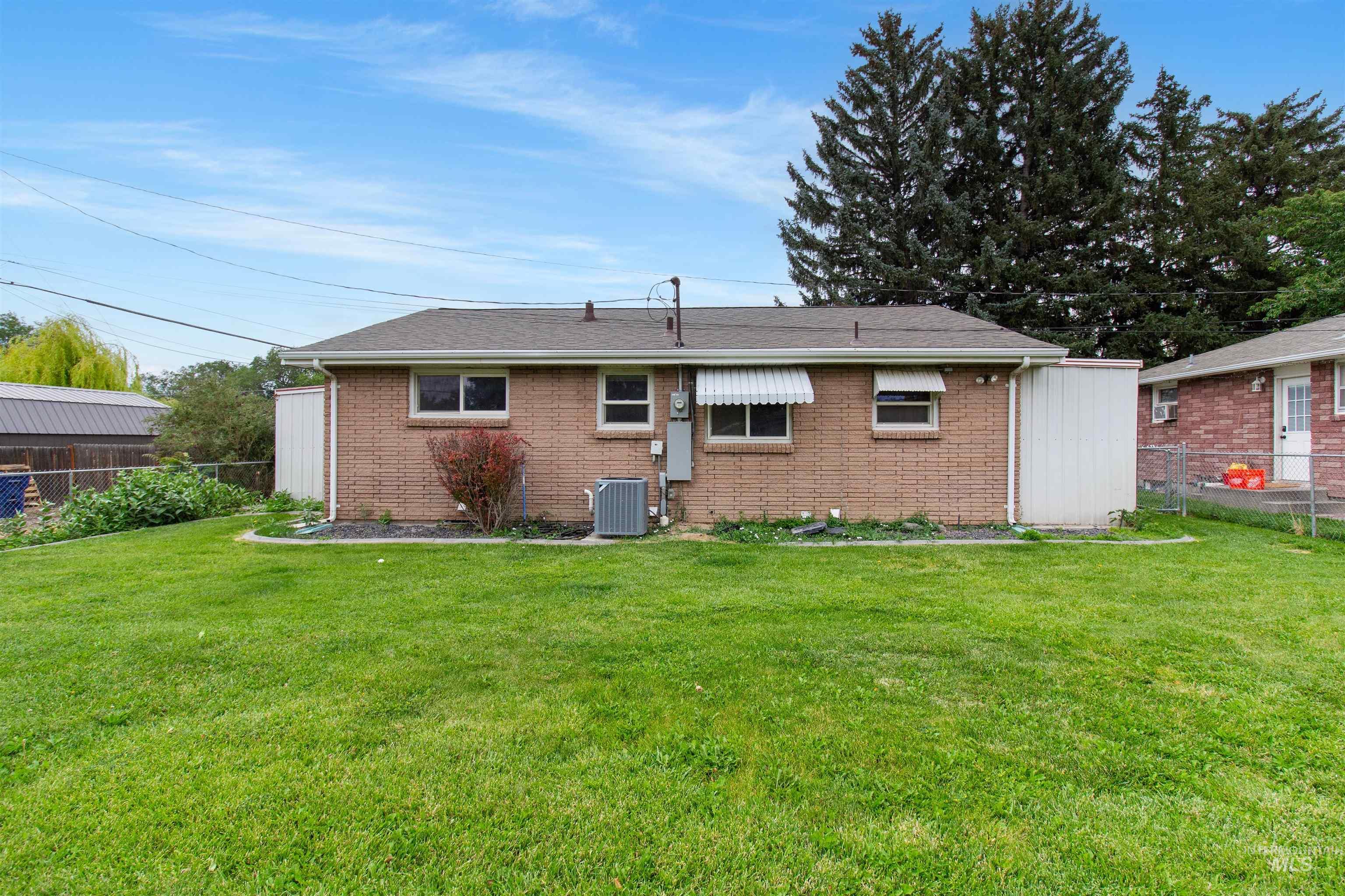 367 Ostrander St N, Twin Falls, Idaho 83301, 3 Bedrooms, 2 Bathrooms, Residential For Sale, Price $339,000,MLS 98993604