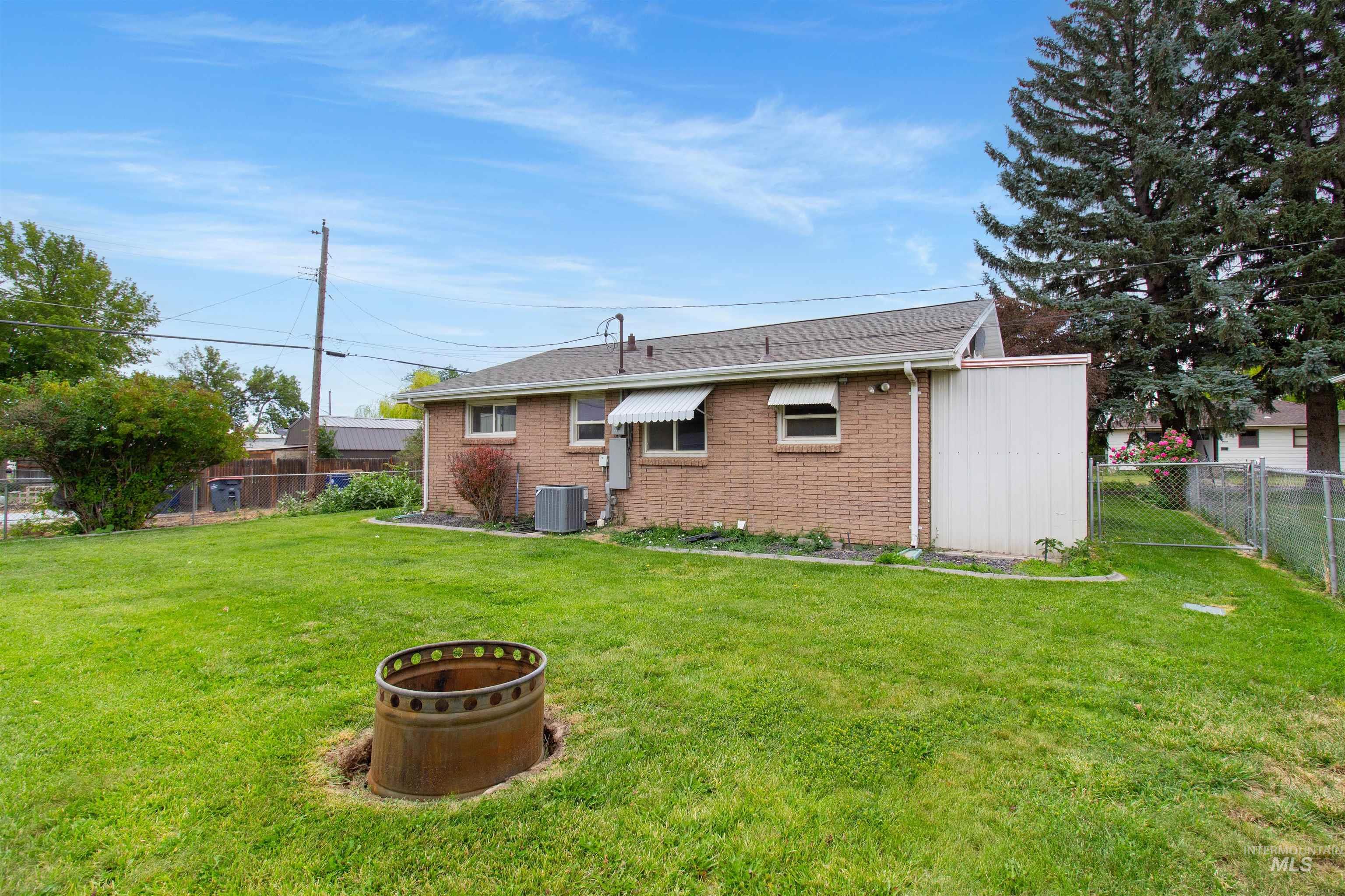 367 Ostrander St N, Twin Falls, Idaho 83301, 3 Bedrooms, 2 Bathrooms, Residential For Sale, Price $339,000,MLS 98993604