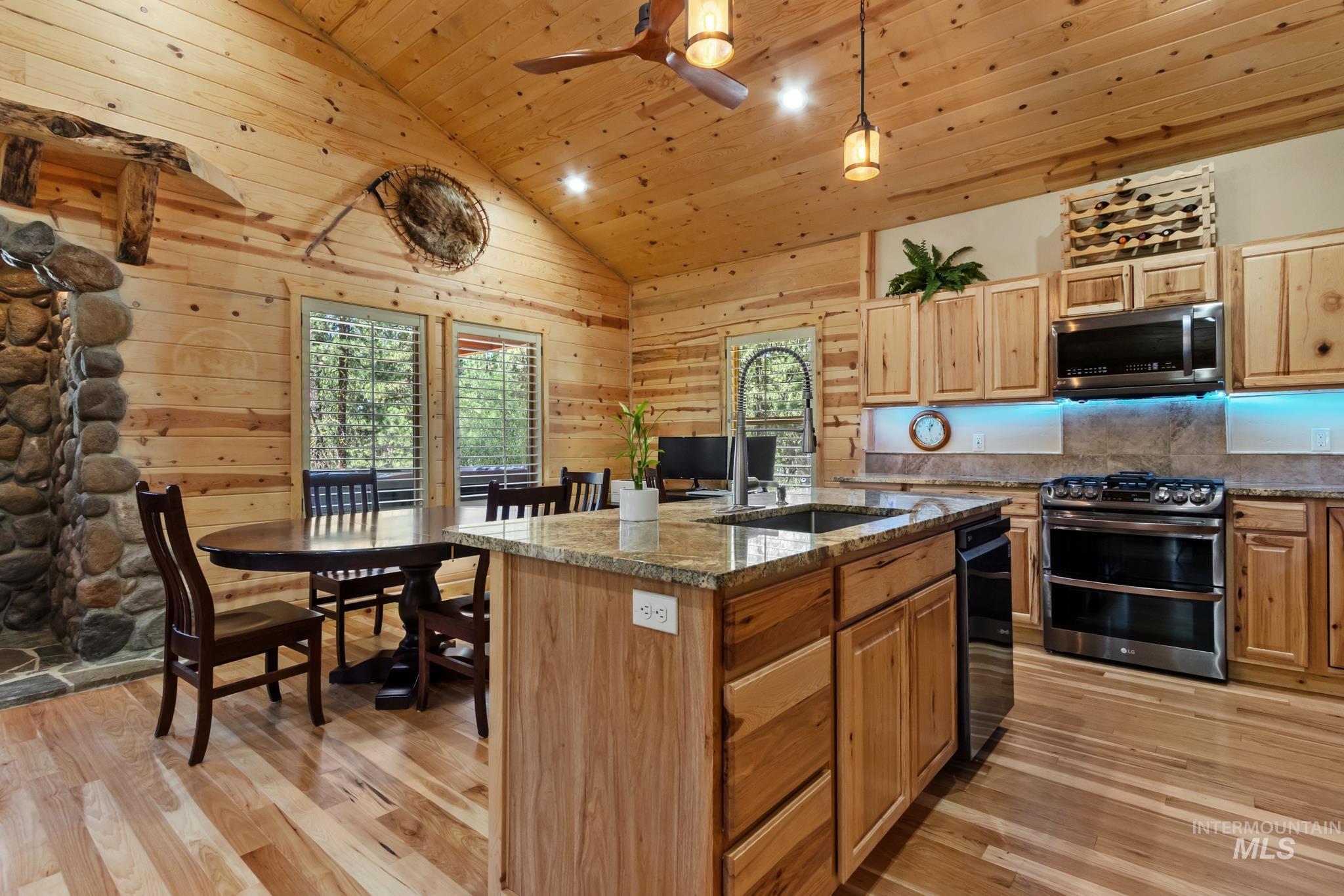 251 Meadow Dr, Idaho City, Idaho 83631, 2 Bedrooms, 2.5 Bathrooms, Residential For Sale, Price $869,999,MLS 98993606